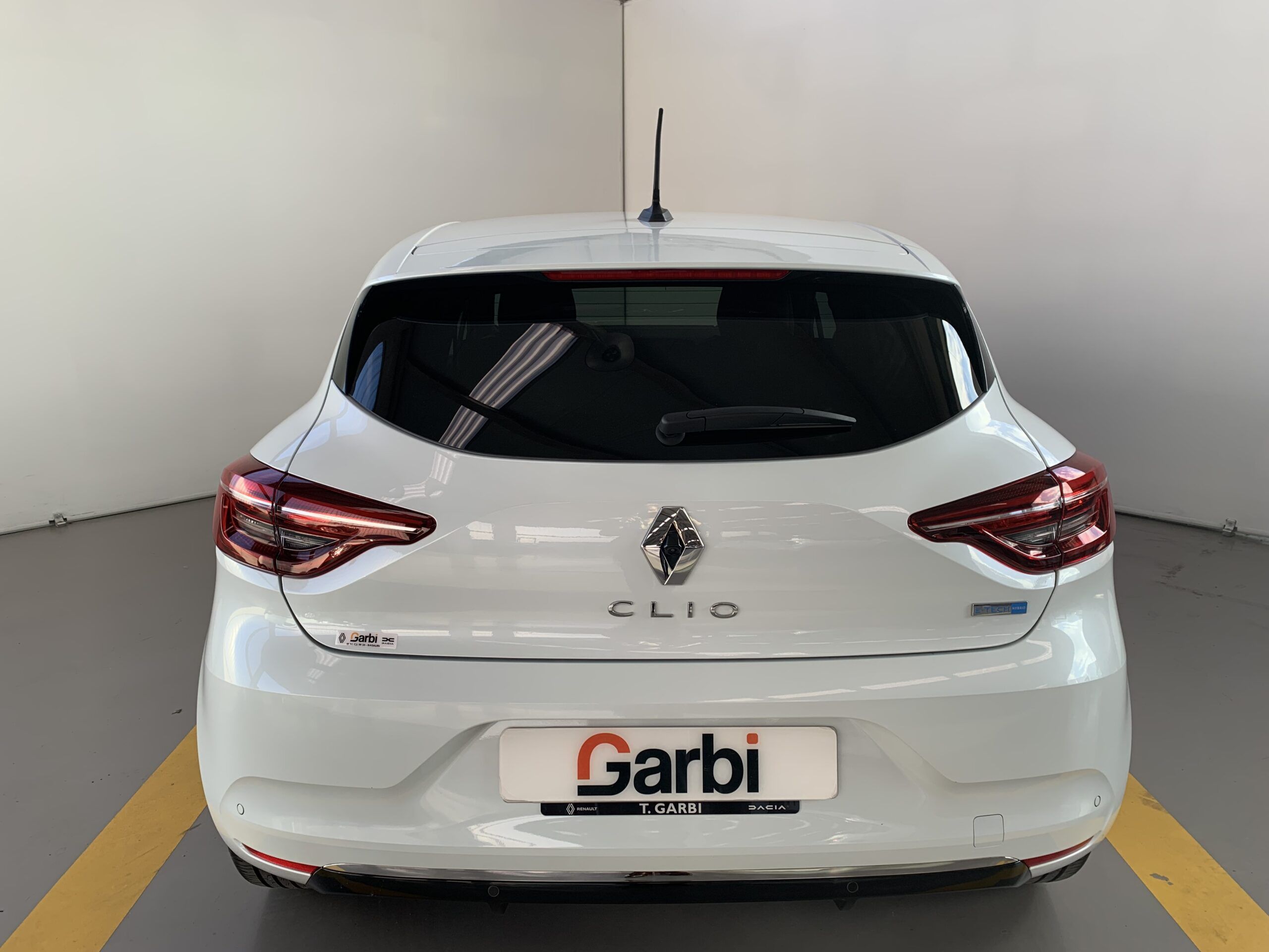 CLIO ZEN TECH 145CV + LLANTAS 17″
