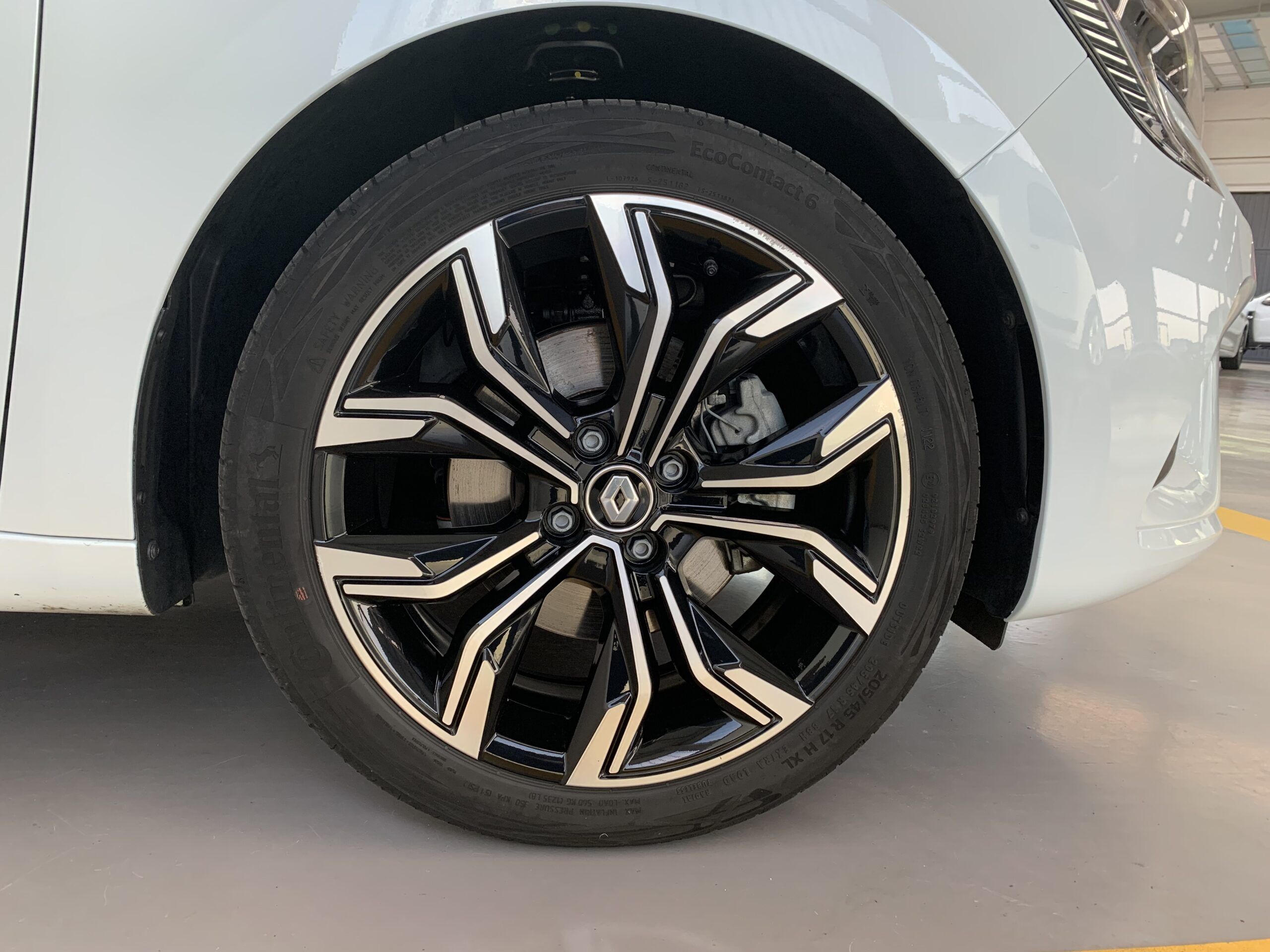 CLIO ZEN TECH 145CV + LLANTAS 17″