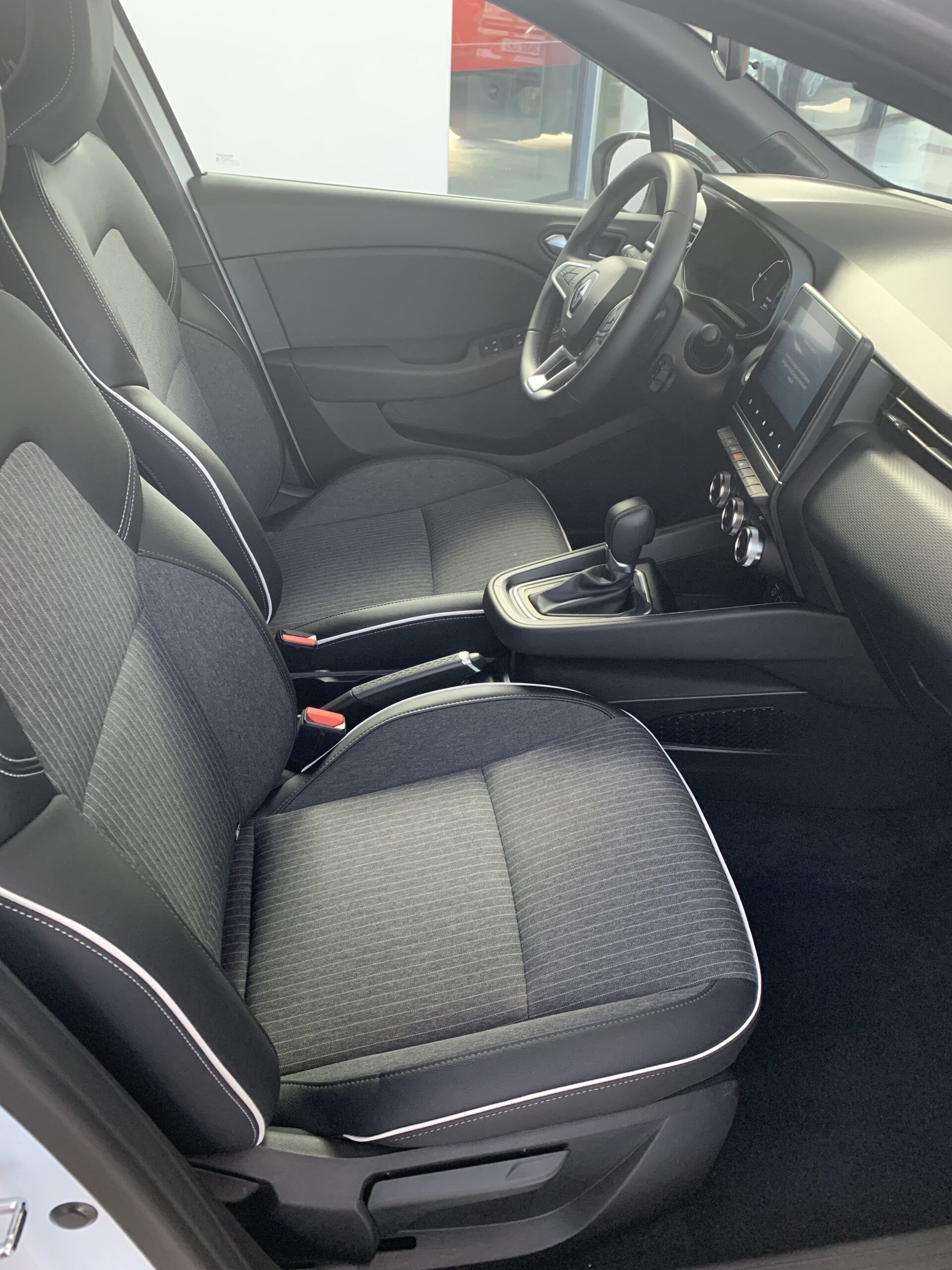 CLIO ZEN TECH 145CV + LLANTAS 17″