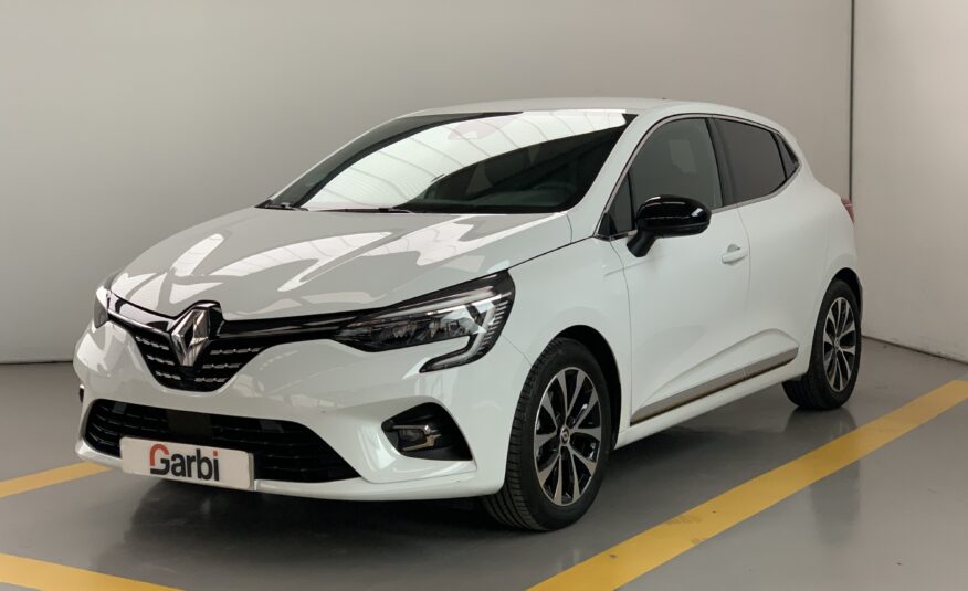 RENAULT CLIO TECHNO E-TECH 145CV