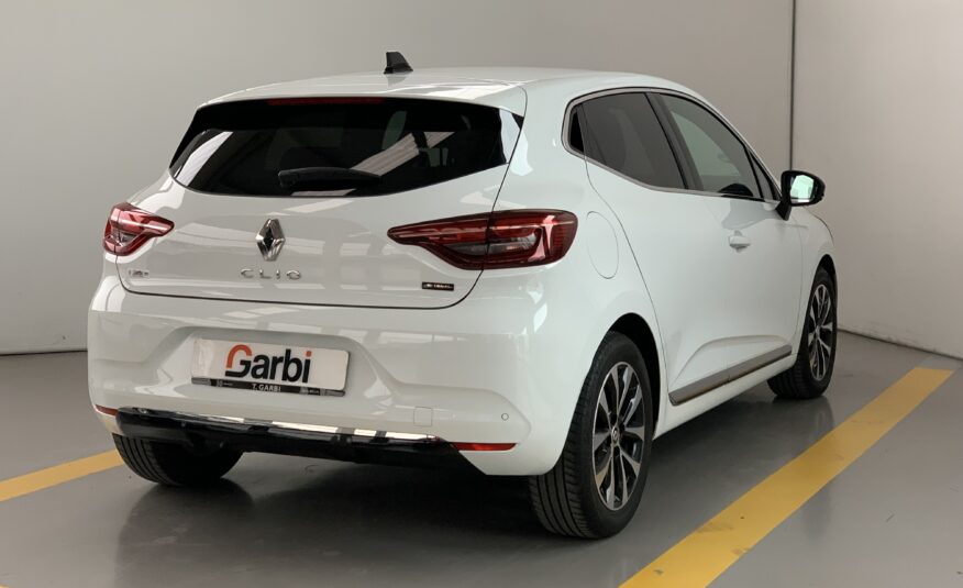 RENAULT CLIO TECHNO E-TECH 145CV