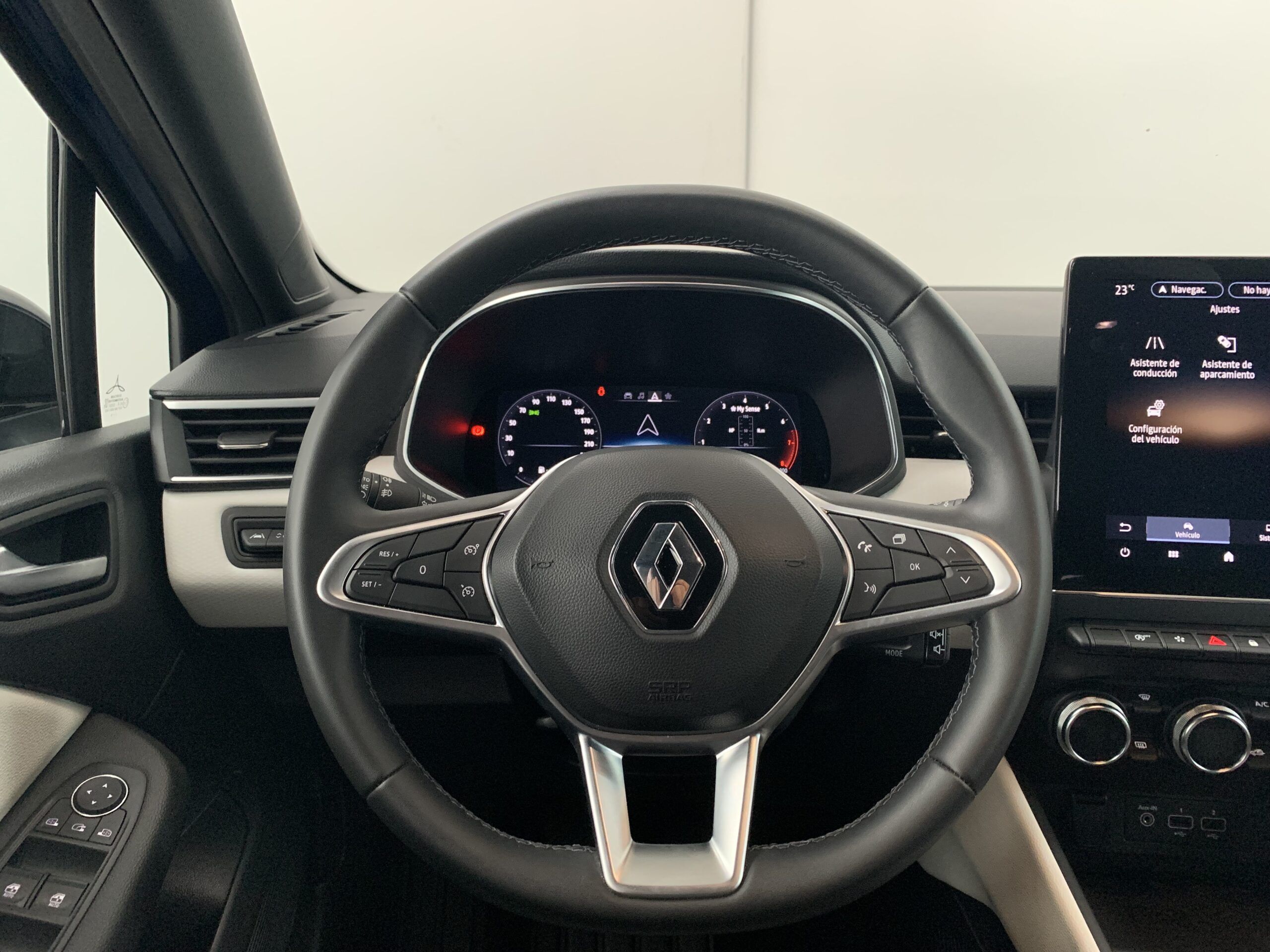 RENAULT CLIO TECHNO TCE 140CV + RUEDA DE REPUESTO + CARGADOR POR INDUCCION + PACK CITY