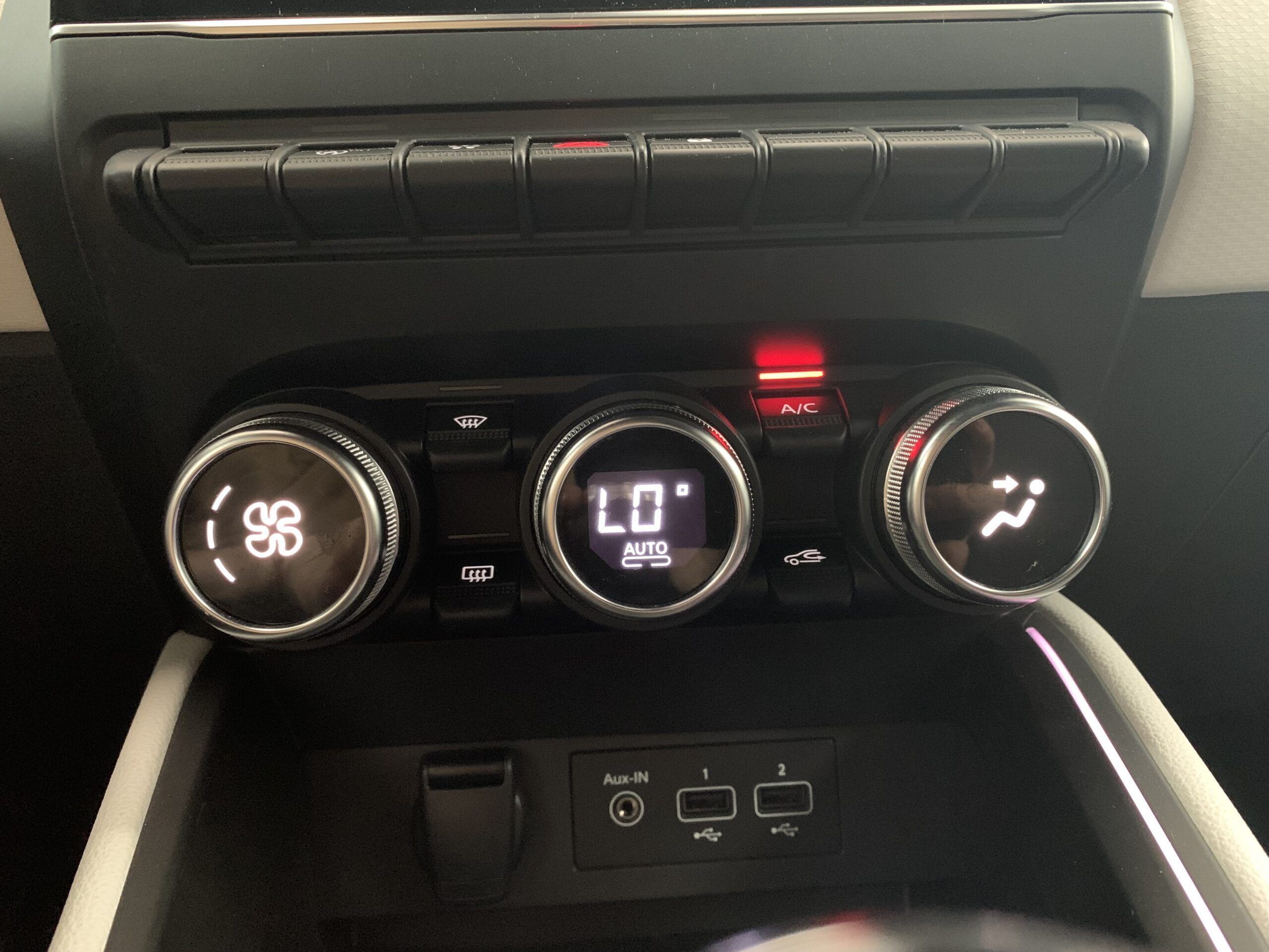 RENAULT CLIO TECHNO TCE 140CV + RUEDA DE REPUESTO + CARGADOR POR INDUCCION + PACK CITY