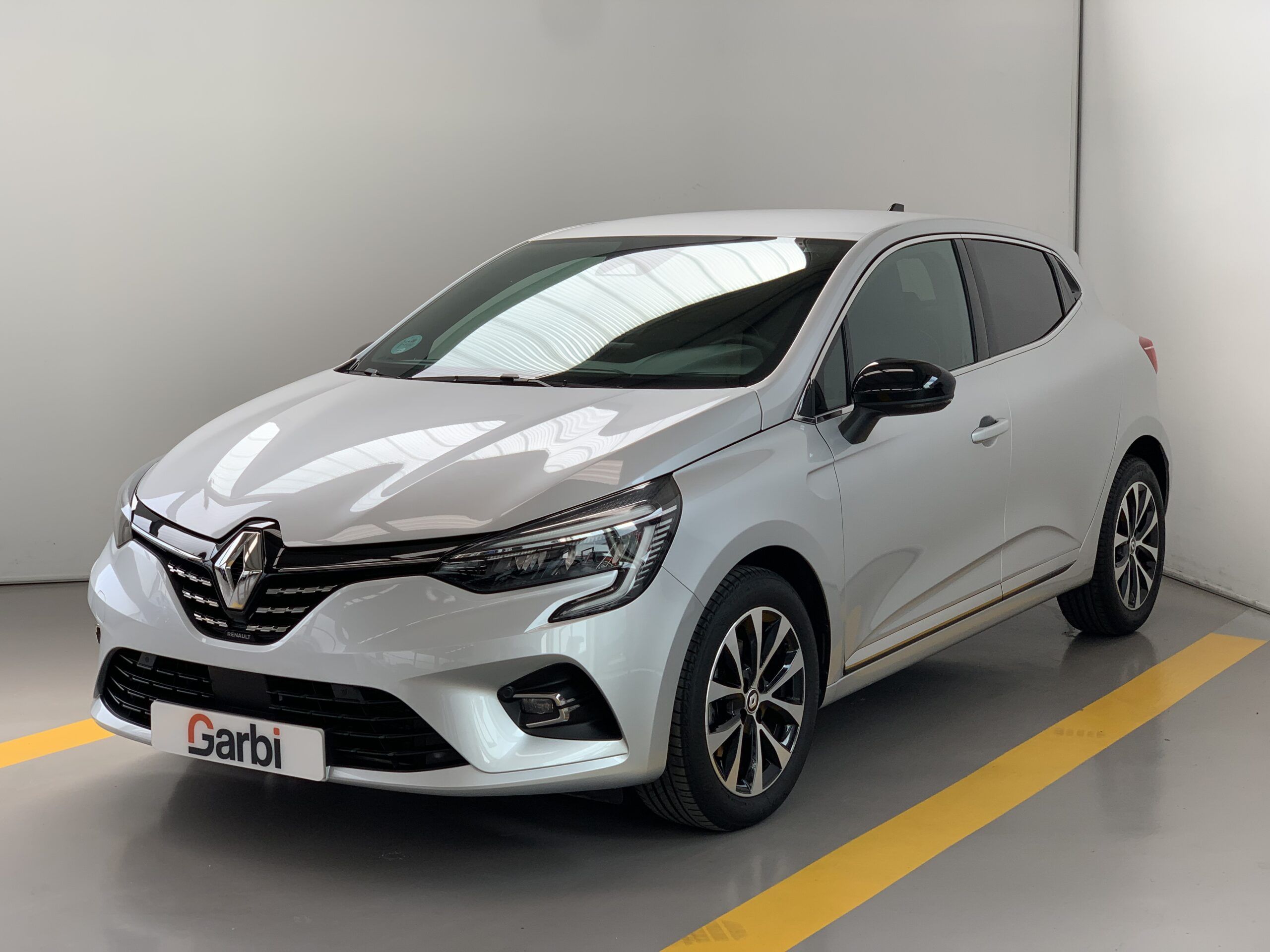 RENAULT CLIO TECHNO TCE 90CV + RUEDA REPUESTO + CARGADOR POR INDUCCION + PACK EASY PARKING + PACK LIGHTNING + PACK FULL SCREEN EASY LINK