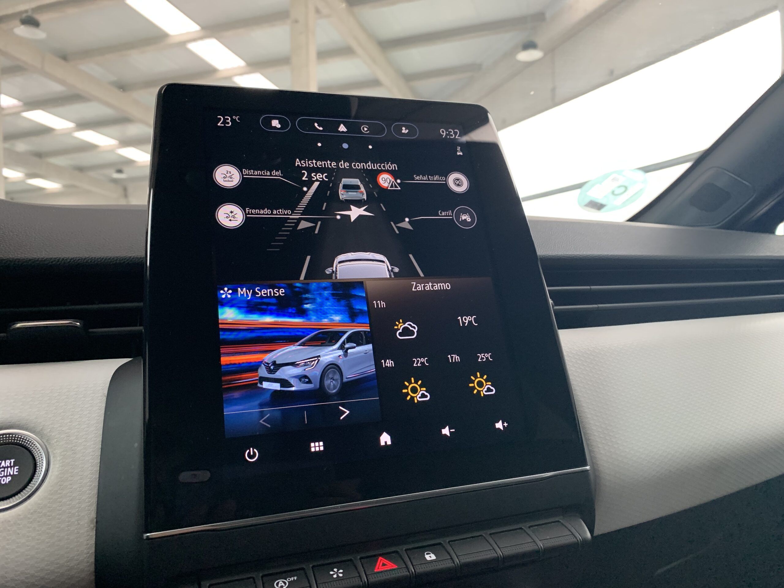 RENAULT CLIO TECHNO TCE 140CV + RUEDA DE REPUESTO + CARGADOR POR INDUCCION + PACK CITY