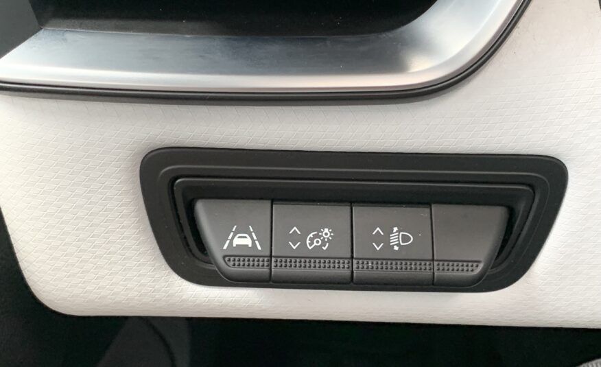 RENAULT CLIO TECHNO TCE 90CV + RUEDA REPUESTO + CARGADOR POR INDUCCION + PACK EASY PARKING + PACK LIGHTNING + PACK FULL SCREEN EASY LINK