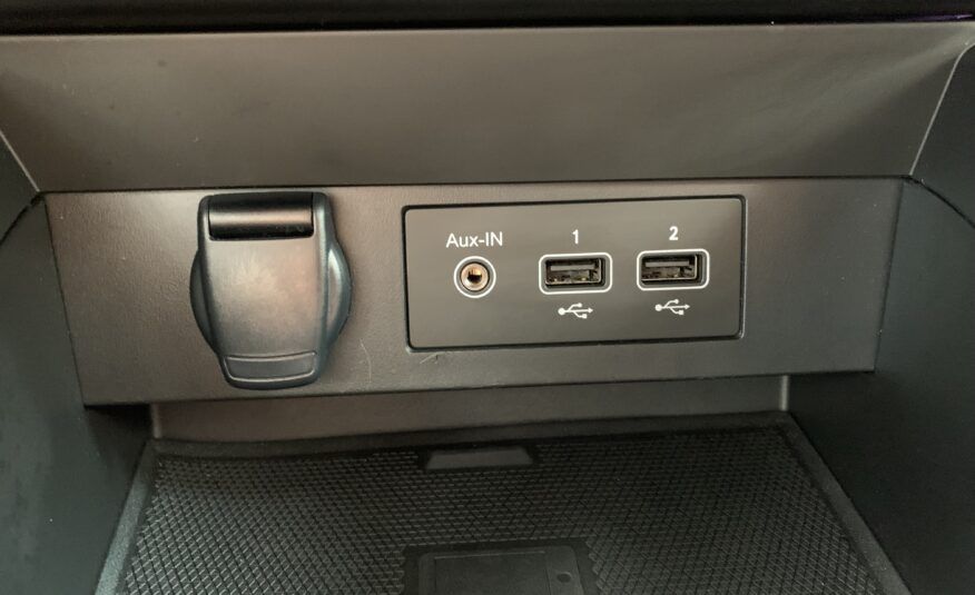 RENAULT CLIO TECHNO TCE 90CV + RUEDA REPUESTO + CARGADOR POR INDUCCION + PACK EASY PARKING + PACK LIGHTNING + PACK FULL SCREEN EASY LINK