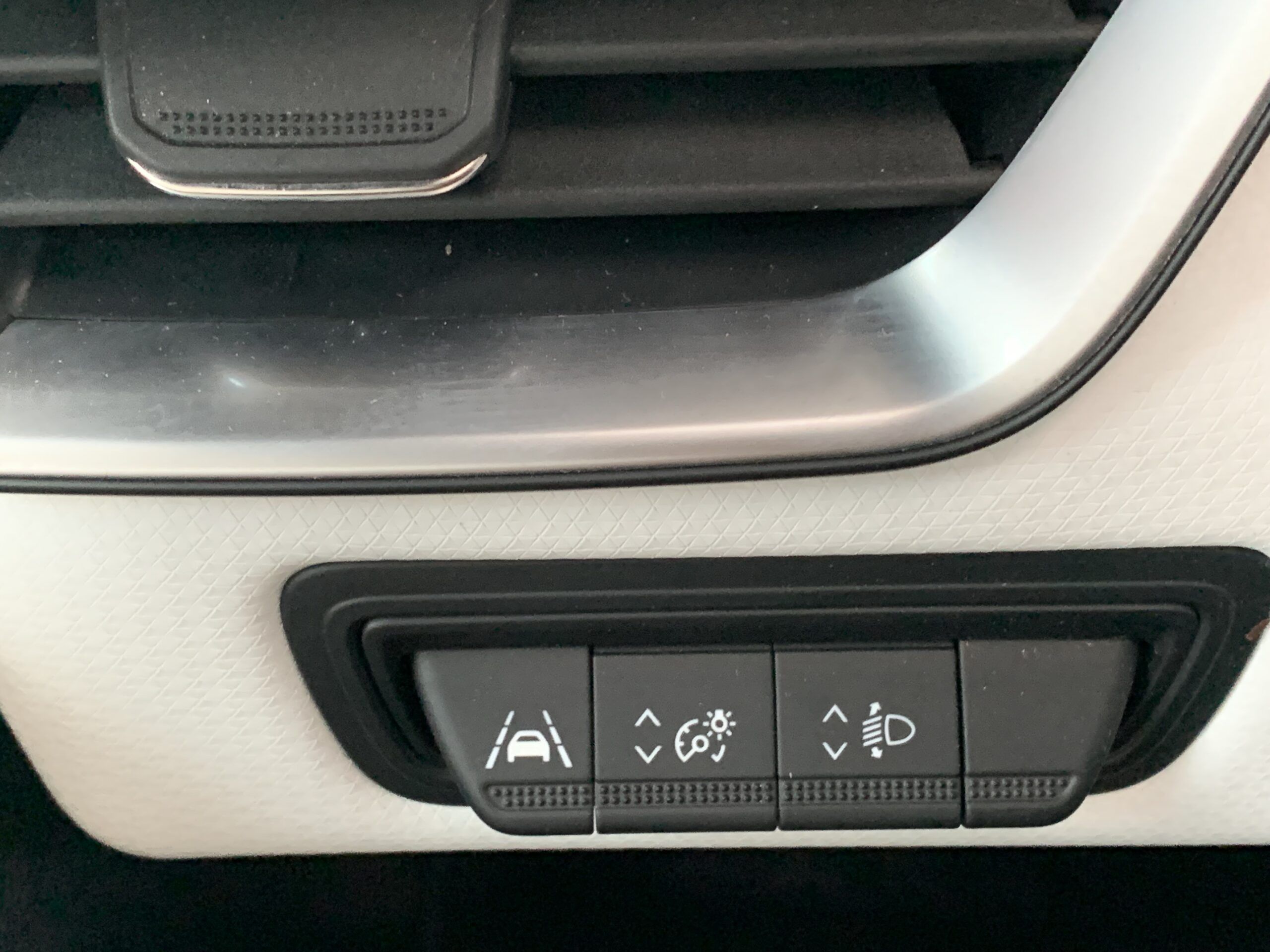 RENAULT CLIO TECHNO TCE 140CV + RUEDA DE REPUESTO + CARGADOR POR INDUCCION + PACK CITY