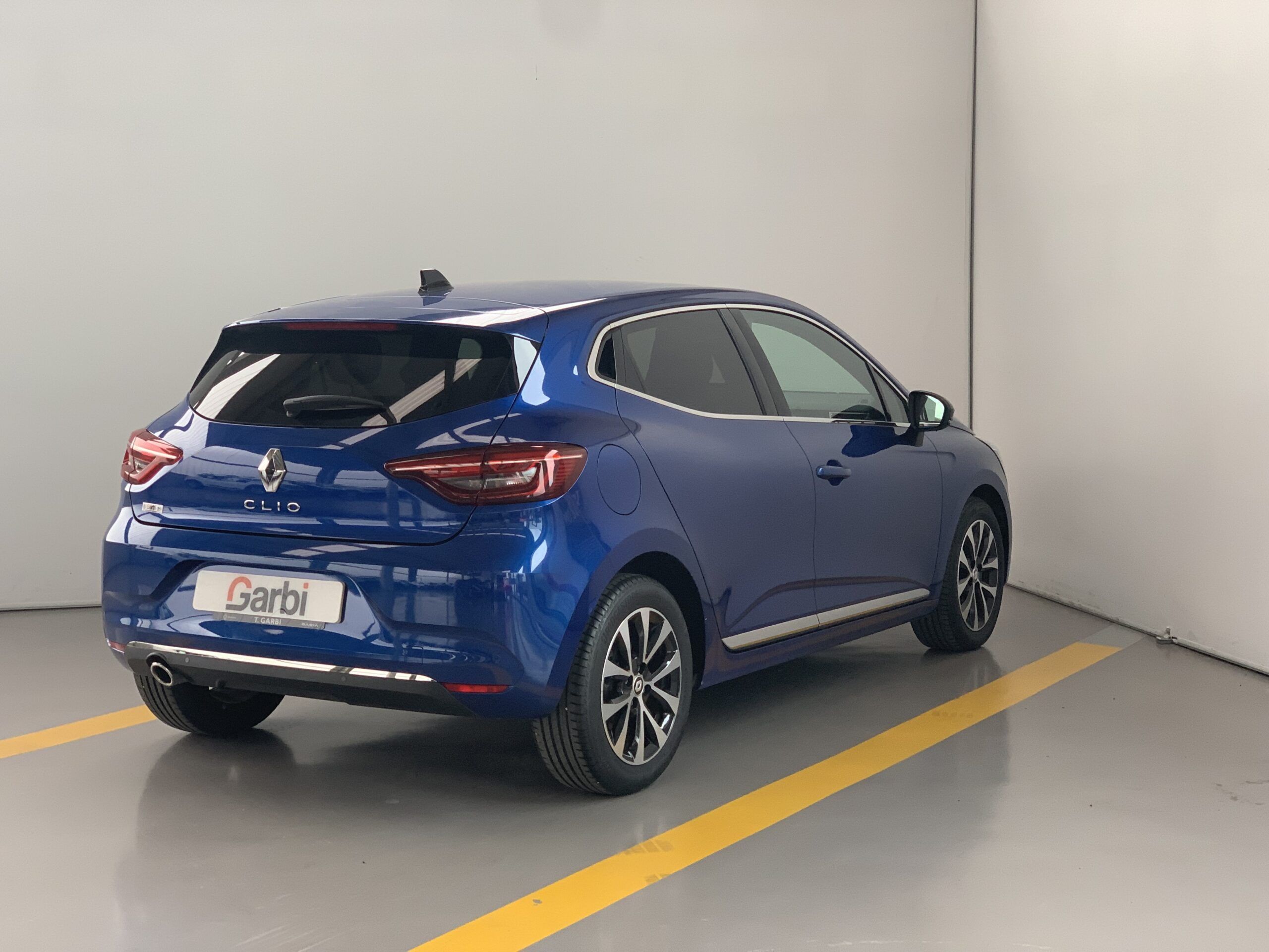 RENAULT CLIO TECHNO TCE 140CV + RUEDA DE REPUESTO + CARGADOR POR INDUCCION + PACK CITY