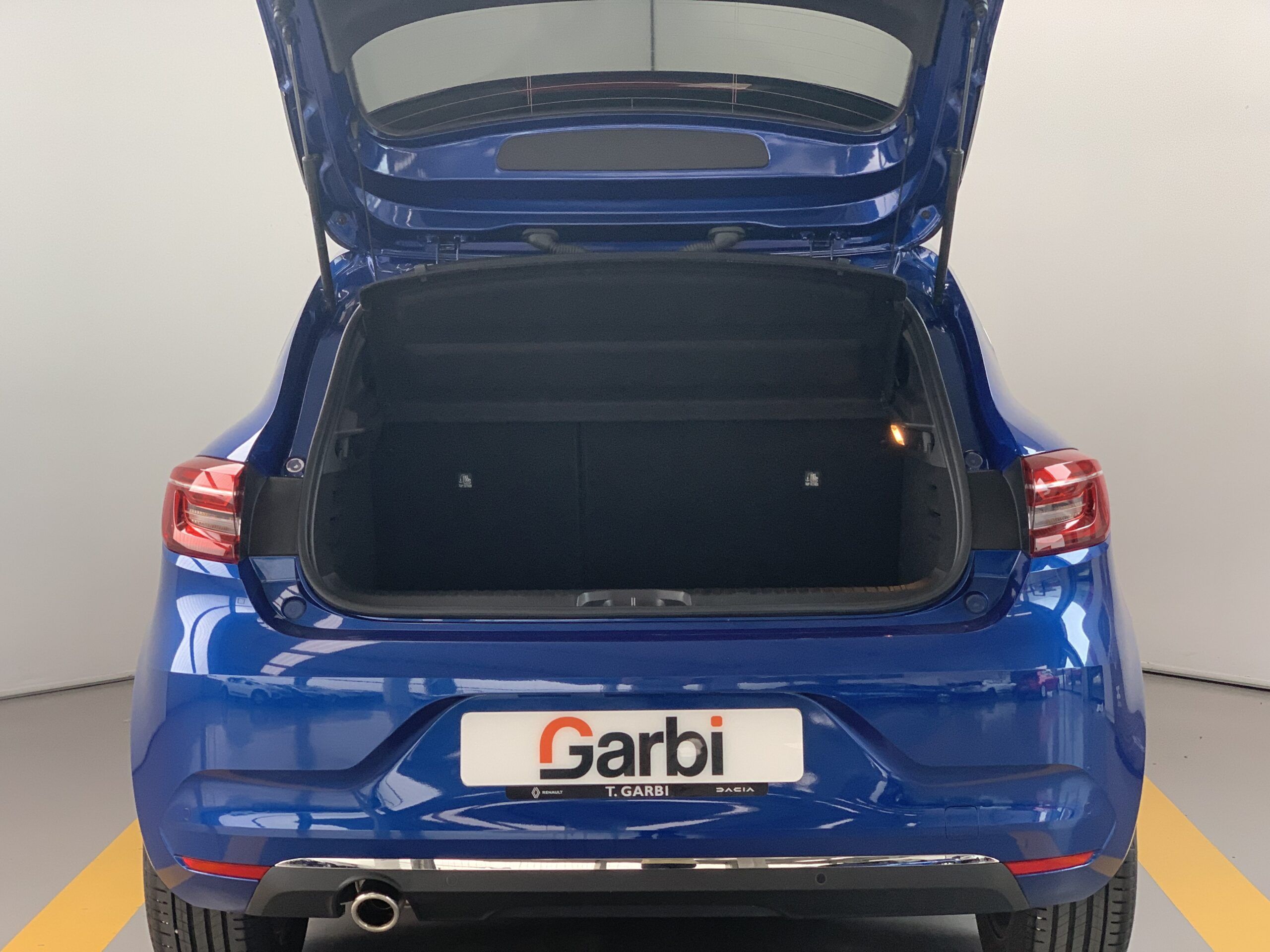 RENAULT CLIO TECHNO TCE 140CV + RUEDA DE REPUESTO + CARGADOR POR INDUCCION + PACK CITY