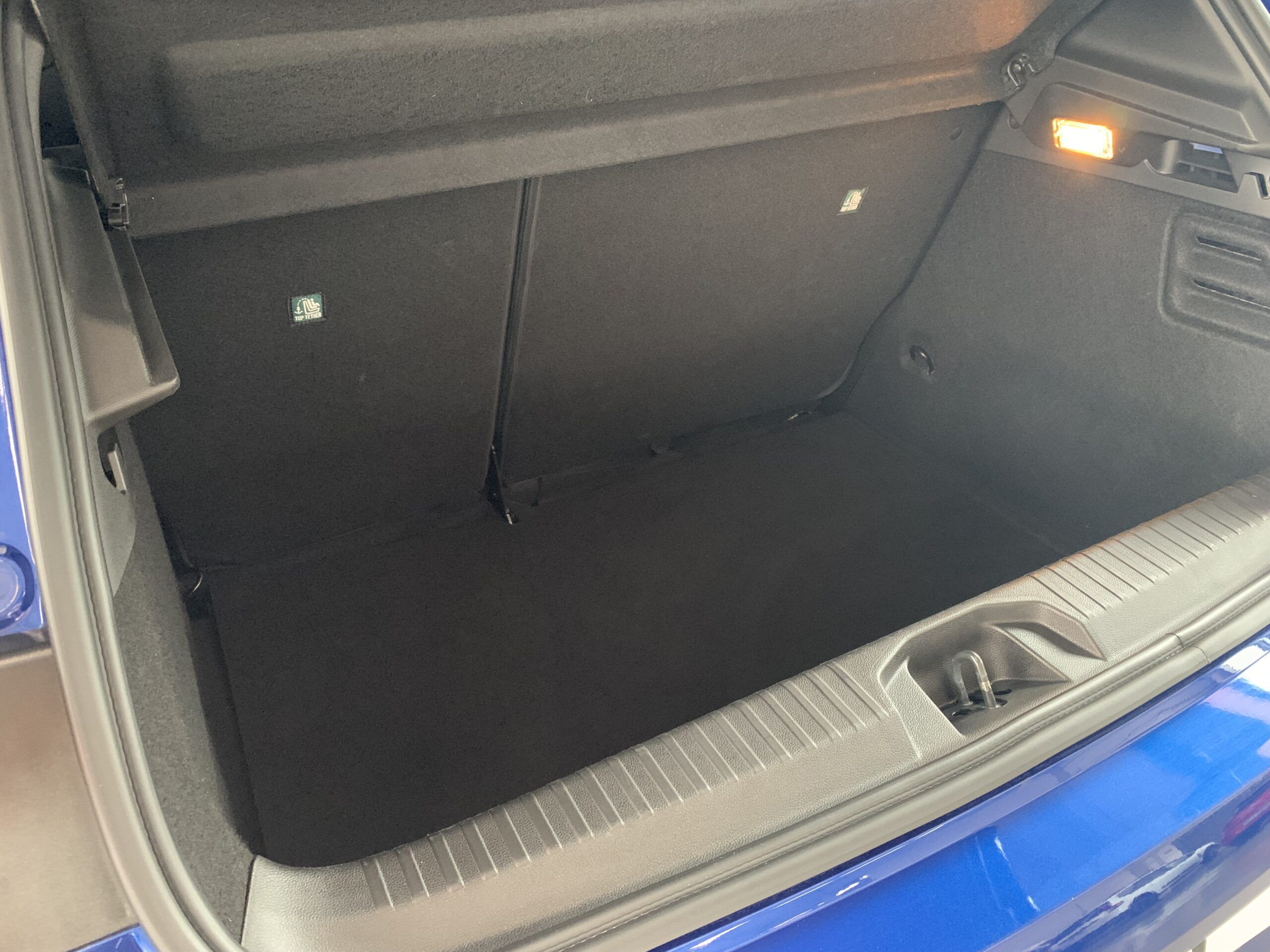 RENAULT CLIO TECHNO TCE 140CV + RUEDA DE REPUESTO + CARGADOR POR INDUCCION + PACK CITY