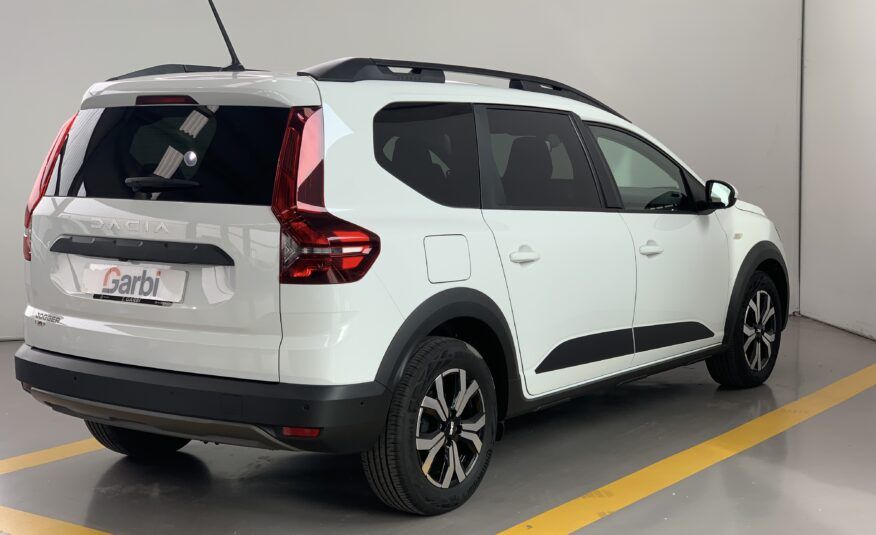 DACIA JOGGER EXPRESSION 7 PLAZAS 110CV GASOLINA + RUEDA DE REPUESTO + CLIMATIZACIÓN AUTOMATICA + FRENO DE MANO ELECTRICO + DETECTOR DE ANGULO MUERTO + LLANTAS 16´´ + CAMARA DE VISION TRASERA + PACK NAVEGACION + SENSORES DELANTEROS Y TRASEROS