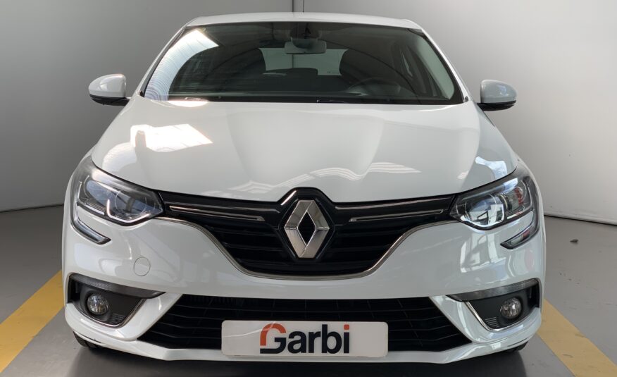 RENAULT MEGANE BUSINESS DCI 110CV + PACK NAVEGACION R-LINK 7´´