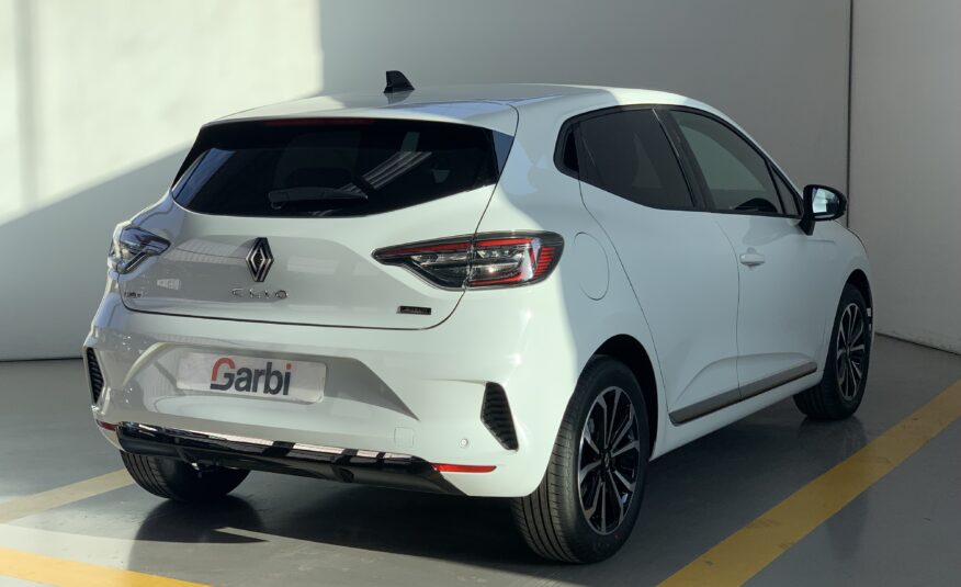 RENAULT CLIO TECHNO E-TECH 145CV