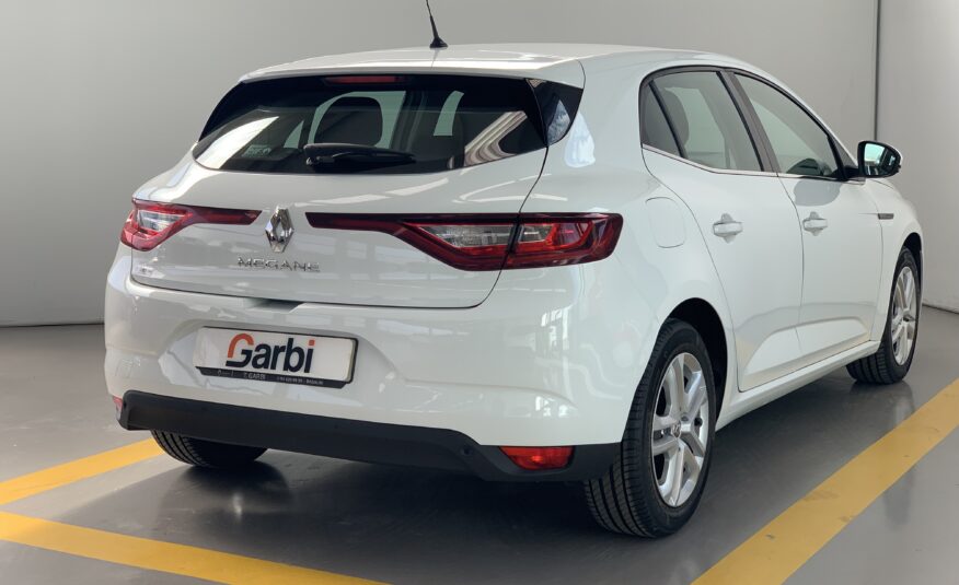 RENAULT MEGANE BUSINESS DCI 110CV + PACK NAVEGACION R-LINK 7´´