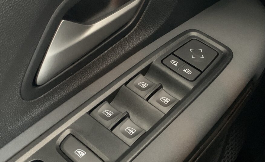 DACIA SANDERO STEPWAY EXTREME TCE 90CV CVT AUTOMATICO + NAVEGACION INCORPORADA EN LA PANTALLA + FRENO DE MANO AUTOMATICO + AYUDA AL APARCAMIENTO DELANTERO Y TRASERO + DETECTOR DE ANGULO MUERTO + CONSOLA CENTRAL CERRADA CON REPOSABRAZOS
