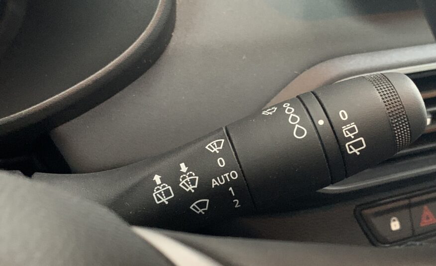 DACIA SANDERO STEPWAY EXTREME TCE 90CV CVT AUTOMATICO + NAVEGACION INCORPORADA EN LA PANTALLA + FRENO DE MANO AUTOMATICO + AYUDA AL APARCAMIENTO DELANTERO Y TRASERO + DETECTOR DE ANGULO MUERTO + CONSOLA CENTRAL CERRADA CON REPOSABRAZOS