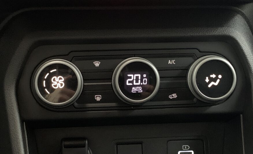 DACIA SANDERO STEPWAY EXTREME TCE 90CV CVT AUTOMATICO + NAVEGACION INCORPORADA EN LA PANTALLA + FRENO DE MANO AUTOMATICO + AYUDA AL APARCAMIENTO DELANTERO Y TRASERO + DETECTOR DE ANGULO MUERTO + CONSOLA CENTRAL CERRADA CON REPOSABRAZOS