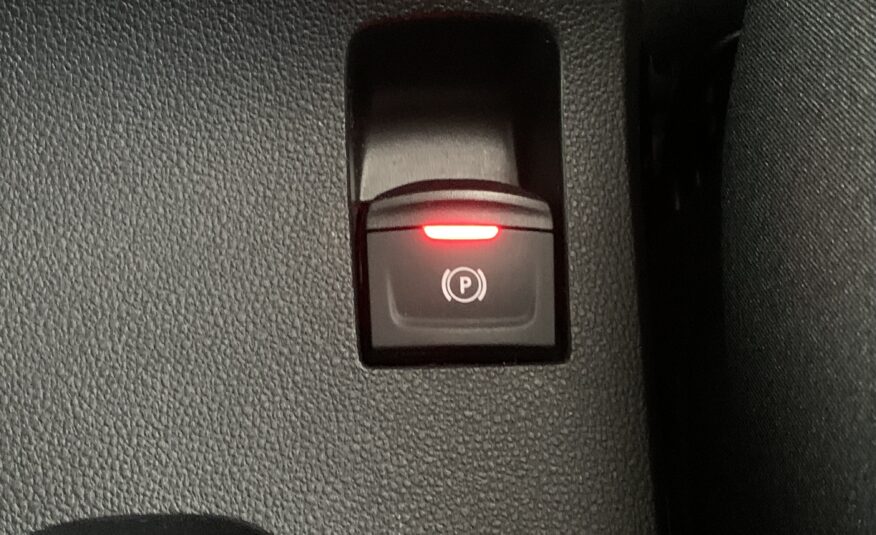 DACIA SANDERO STEPWAY EXTREME TCE 90CV CVT AUTOMATICO + NAVEGACION INCORPORADA EN LA PANTALLA + FRENO DE MANO AUTOMATICO + AYUDA AL APARCAMIENTO DELANTERO Y TRASERO + DETECTOR DE ANGULO MUERTO + CONSOLA CENTRAL CERRADA CON REPOSABRAZOS