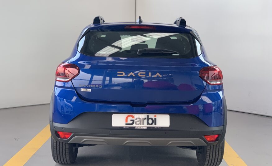 DACIA SANDERO STEPWAY EXTREME TCE 90CV CVT AUTOMATICO + NAVEGACION INCORPORADA EN LA PANTALLA + FRENO DE MANO AUTOMATICO + AYUDA AL APARCAMIENTO DELANTERO Y TRASERO + DETECTOR DE ANGULO MUERTO + CONSOLA CENTRAL CERRADA CON REPOSABRAZOS