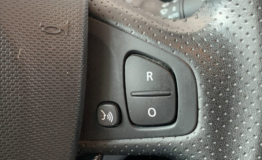 RENAULT ZOE LIMITED 110CV BATERIA 40KWH + LLANTAS DE ALEACION + AYUDA AL APARCAMIENTO TRASERO & CAMARA DE VISION TRASERA
