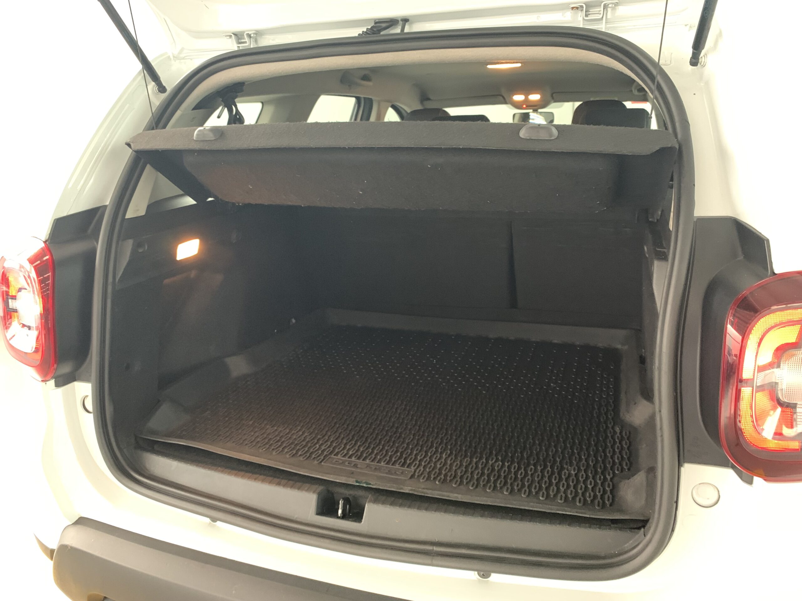 DACIA DUSTER CONFORT 1.5 BLUE DCI 115CV 4X4 + RUEDA + ELEVALUNAS TRASEROS ELECTRICOS