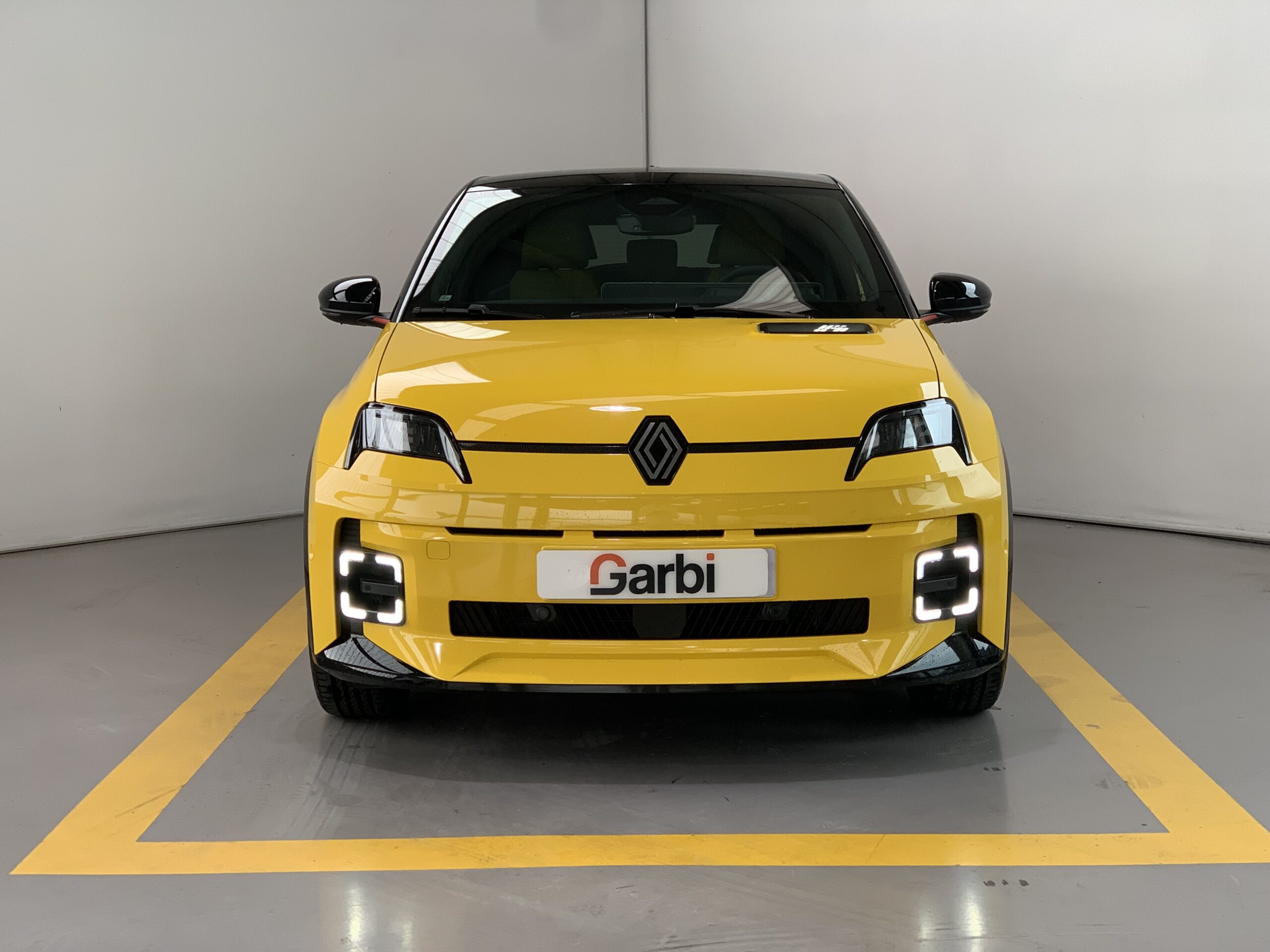 RENAULT 5 ICONIC CINQ 150CV ELECTRICO 100% AUTONOMIA CONFORT (HASTA 412KM DE AUTONOMIA) + CARGA BIDIRECCIONAL + PACK SAFETY & EASY DRIVE + AUDIO PREMIUM HARMAN KARDON & GOOGLE INTEGRADO