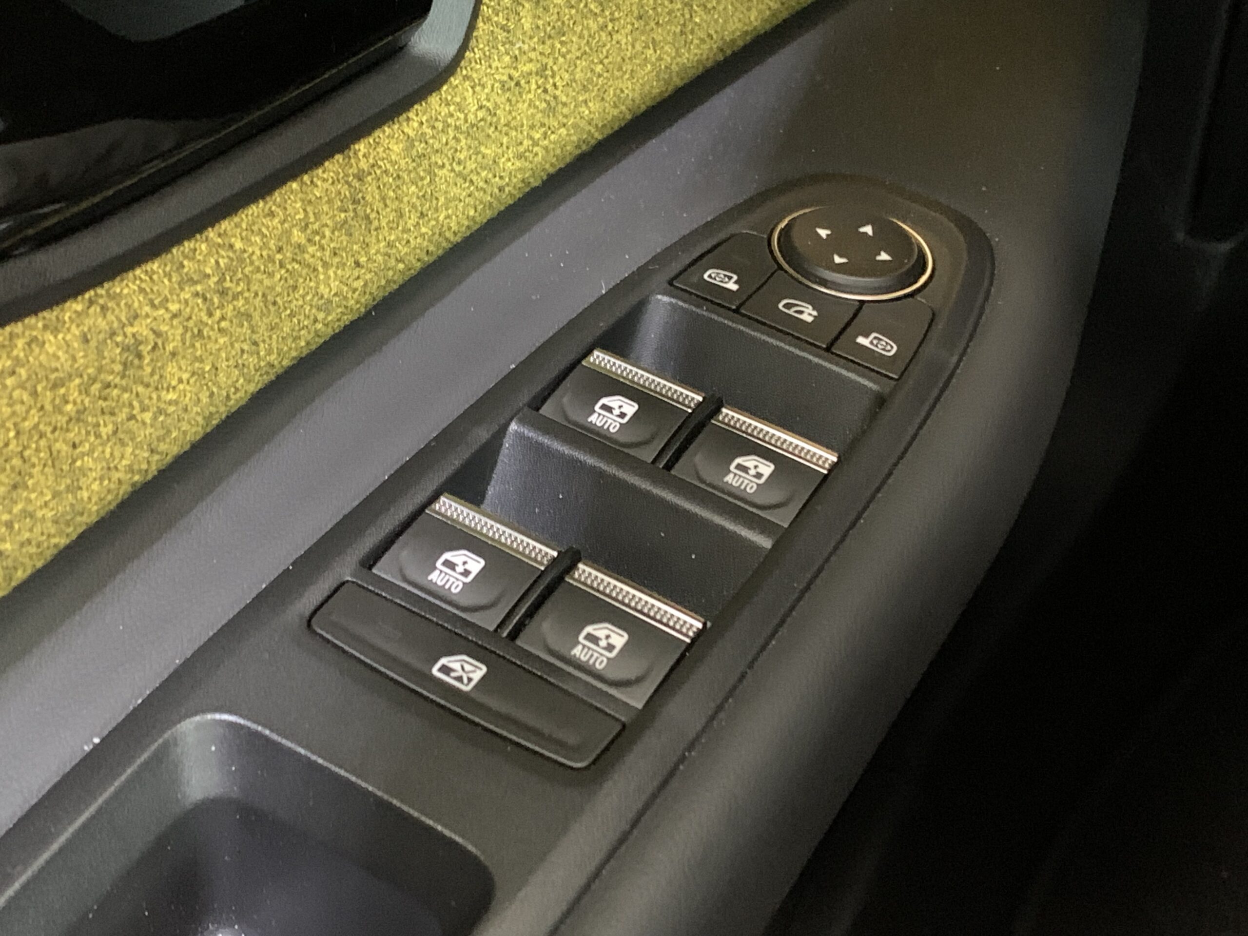 RENAULT 5 ICONIC CINQ 150CV ELECTRICO 100% AUTONOMIA CONFORT (HASTA 412KM DE AUTONOMIA) + CARGA BIDIRECCIONAL + PACK SAFETY & EASY DRIVE + AUDIO PREMIUM HARMAN KARDON & GOOGLE INTEGRADO