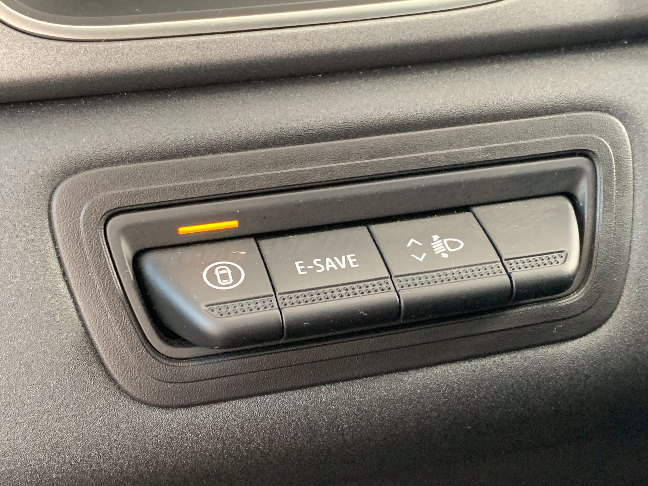 RENAULT SYMBIOZ TECHNO E-TECH FULL HYBRID 145CV + RUEDA + PACK PARKING SAFETY & DRIVING