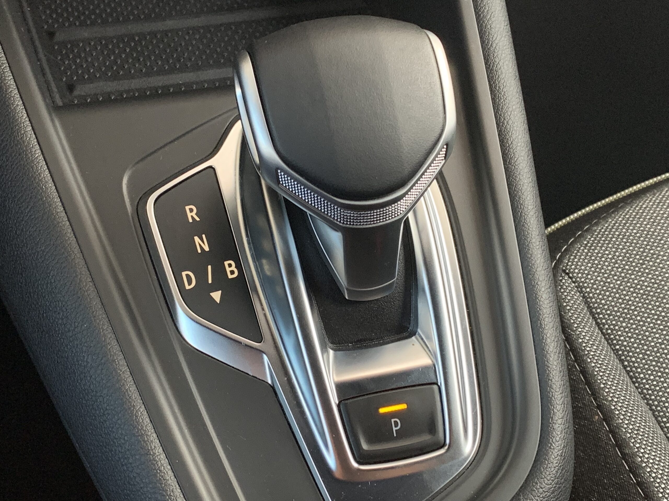 RENAULT SYMBIOZ TECHNO E-TECH FULL HYBRID 145CV + RUEDA + PACK PARKING SAFETY & DRIVING