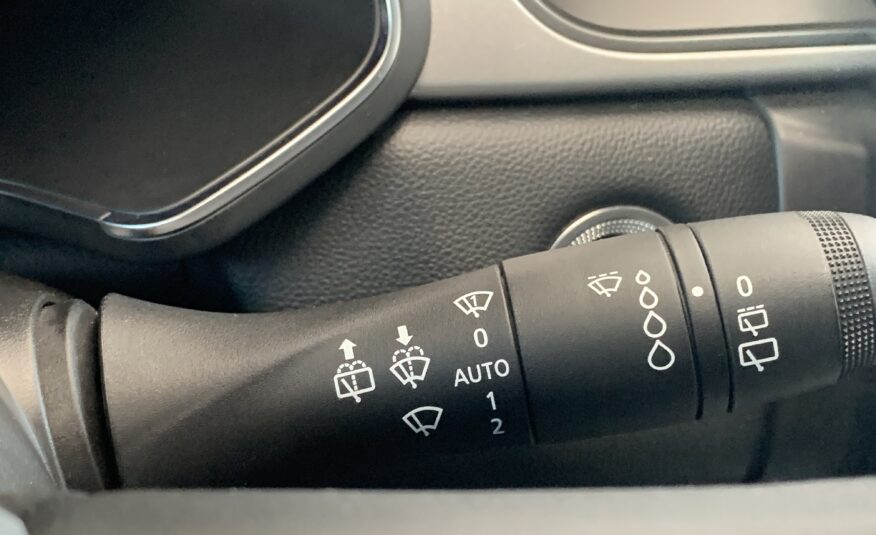 RENAULT CAPTUR TECHNO TCE 90CV + RUEDA DE REPUESTO + BARRAS DE TECHO LONGITUDINALES + CARGADOR INDUCCION + PACK CITY PREMIUM (Camara 360º + Easy Park Assist) + PACK FULL SCREEN (Navegacion)
