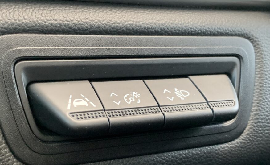 RENAULT CAPTUR TECHNO TCE 90CV + RUEDA DE REPUESTO + BARRAS DE TECHO LONGITUDINALES + CARGADOR INDUCCION + PACK CITY PREMIUM (Camara 360º + Easy Park Assist) + PACK FULL SCREEN (Navegacion)