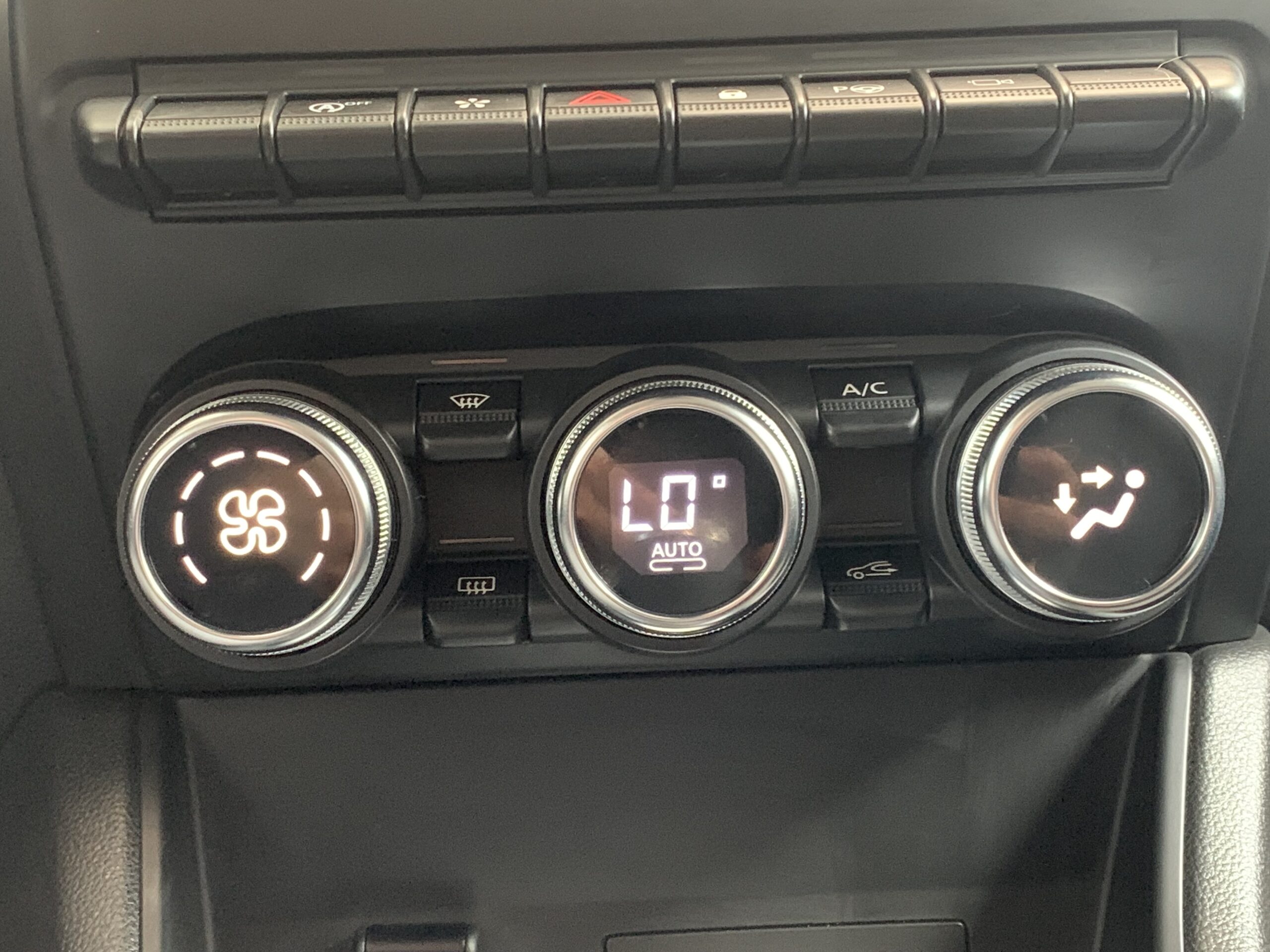 RENAULT CAPTUR TECHNO TCE 90CV + RUEDA DE REPUESTO + BARRAS DE TECHO LONGITUDINALES + CARGADOR INDUCCION + PACK CITY PREMIUM (Camara 360º + Easy Park Assist) + PACK FULL SCREEN (Navegacion)