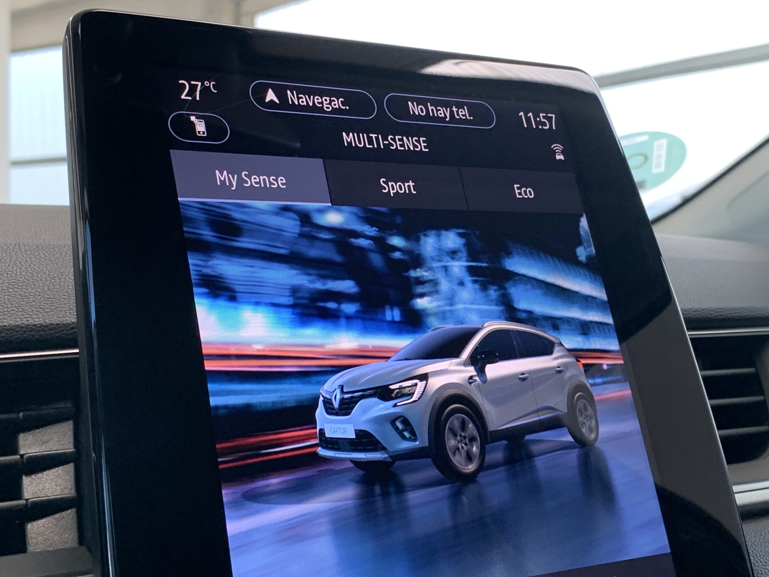 RENAULT CAPTUR TECHNO TCE 90CV + RUEDA DE REPUESTO + BARRAS DE TECHO LONGITUDINALES + CARGADOR INDUCCION + PACK CITY PREMIUM (Camara 360º + Easy Park Assist) + PACK FULL SCREEN (Navegacion)