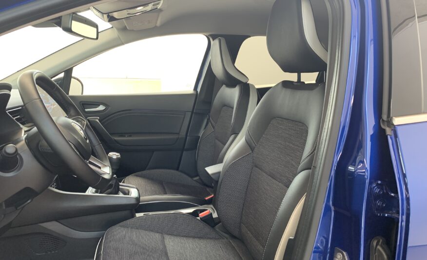 RENAULT CAPTUR TECHNO TCE 90CV + RUEDA DE REPUESTO + BARRAS DE TECHO LONGITUDINALES + CARGADOR INDUCCION + PACK CITY PREMIUM (Camara 360º + Easy Park Assist) + PACK FULL SCREEN (Navegacion)