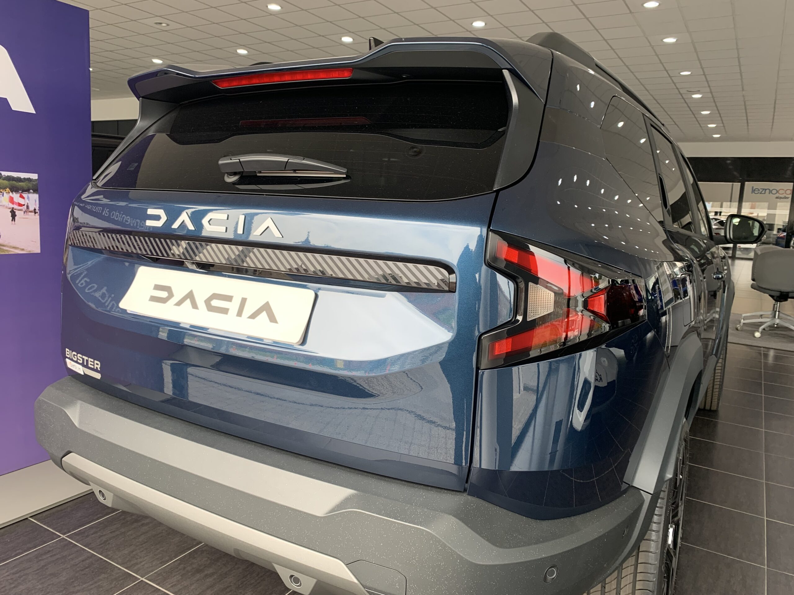 DACIA BIGSTER JOURNEY HYBRID 155CV + PACK PARKING + LLANTAS DE 19´´ + RUEDA