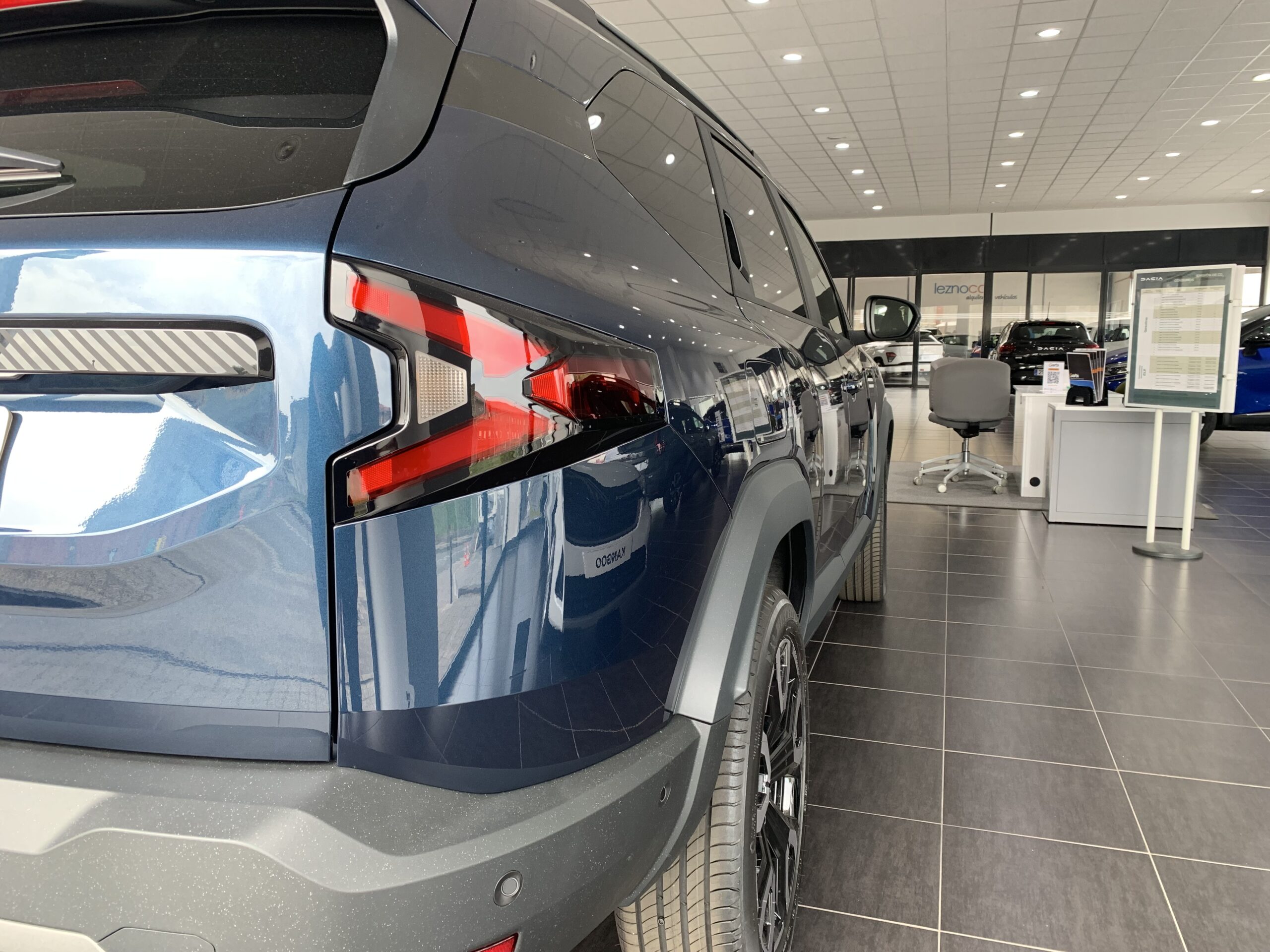 DACIA BIGSTER JOURNEY HYBRID 155CV + PACK PARKING + LLANTAS DE 19´´ + RUEDA