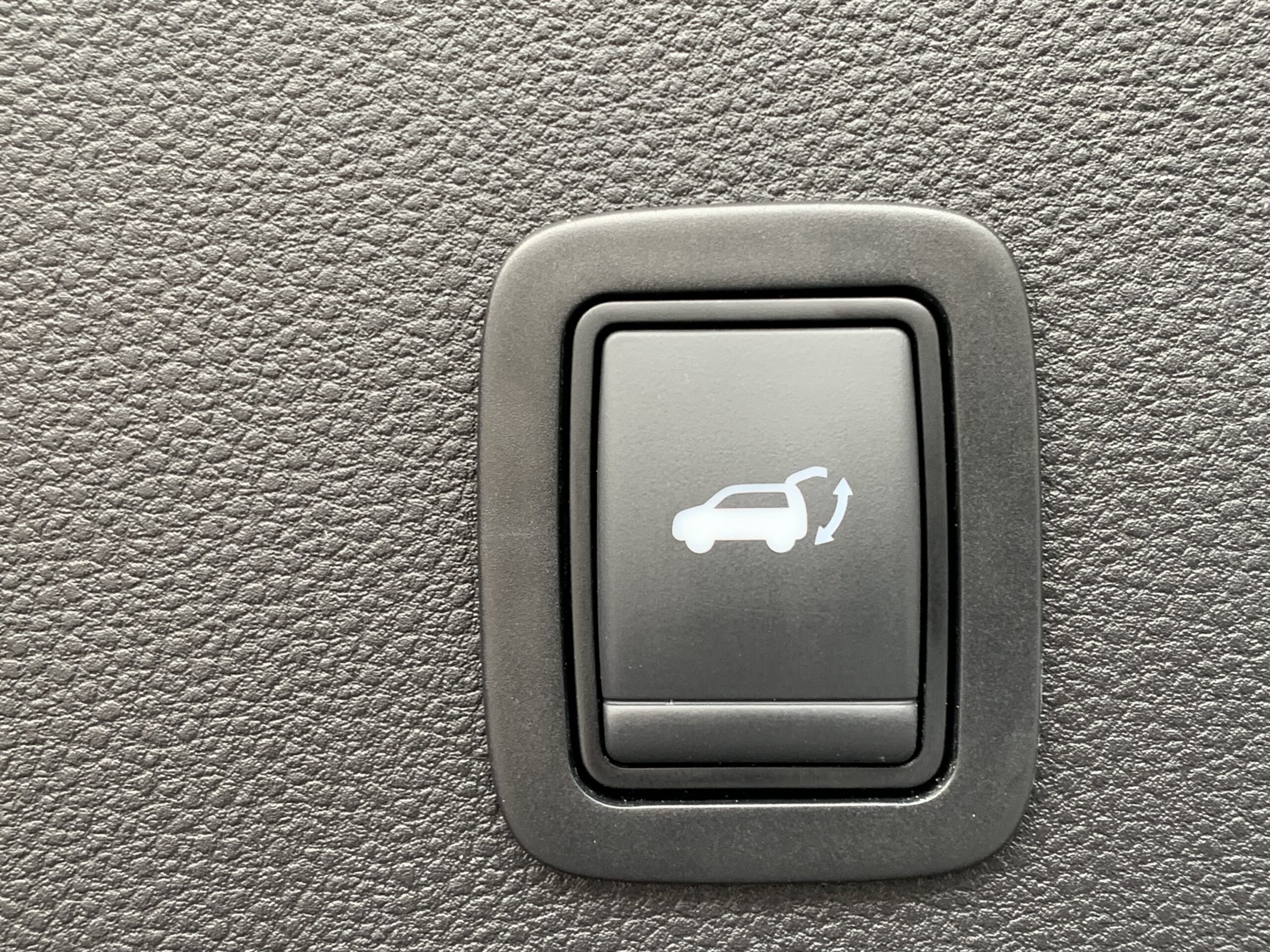 DACIA BIGSTER JOURNEY HYBRID 155CV + PACK PARKING + LLANTAS DE 19´´ + RUEDA