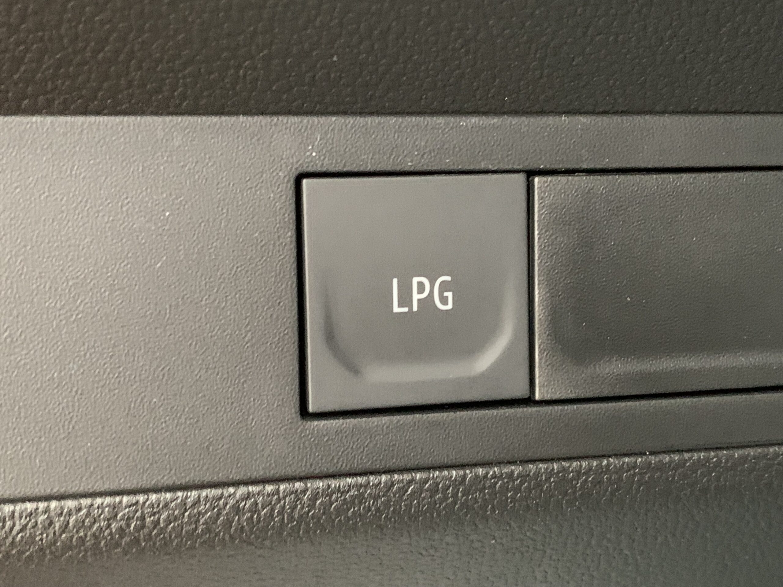 RENAULT CAPTUR TECHNO ECO-G (GLP) 100CV + TECHO NEGRO