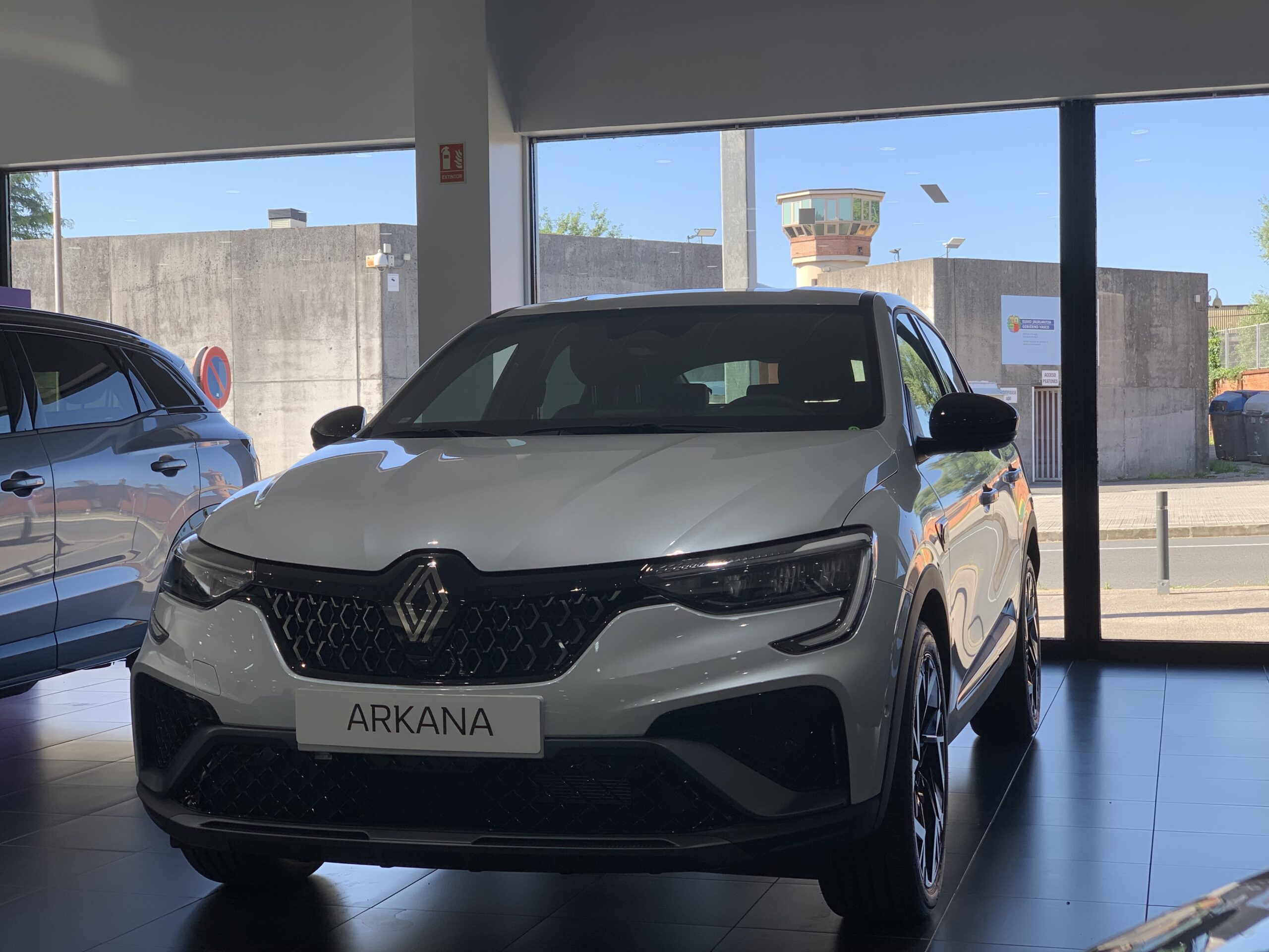 RENAULT ARKANA ESPIRIT ALPINE E-TECH 145CV + PACK PARKING PLUS