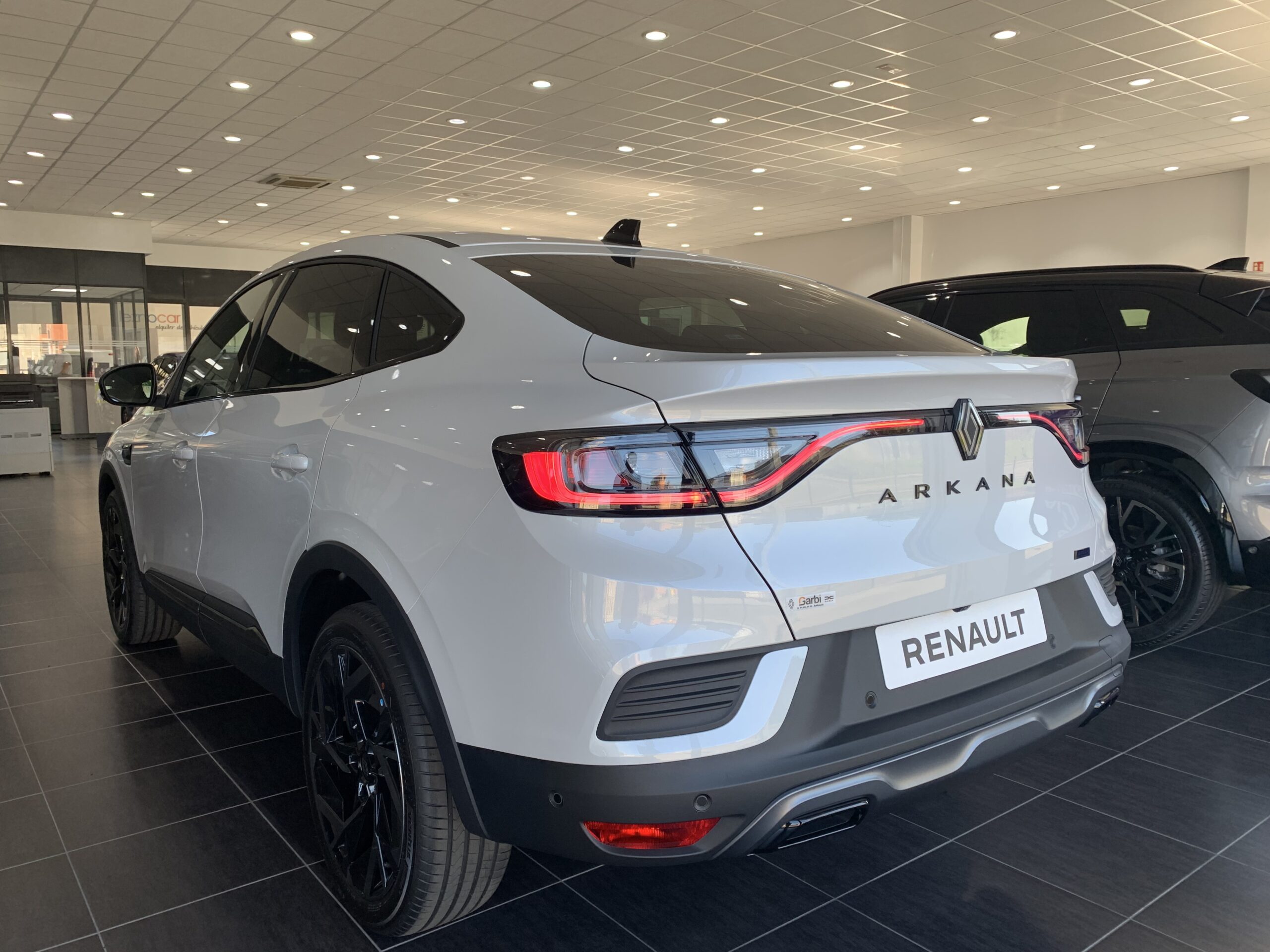 RENAULT ARKANA ESPIRIT ALPINE E-TECH 145CV + PACK PARKING PLUS