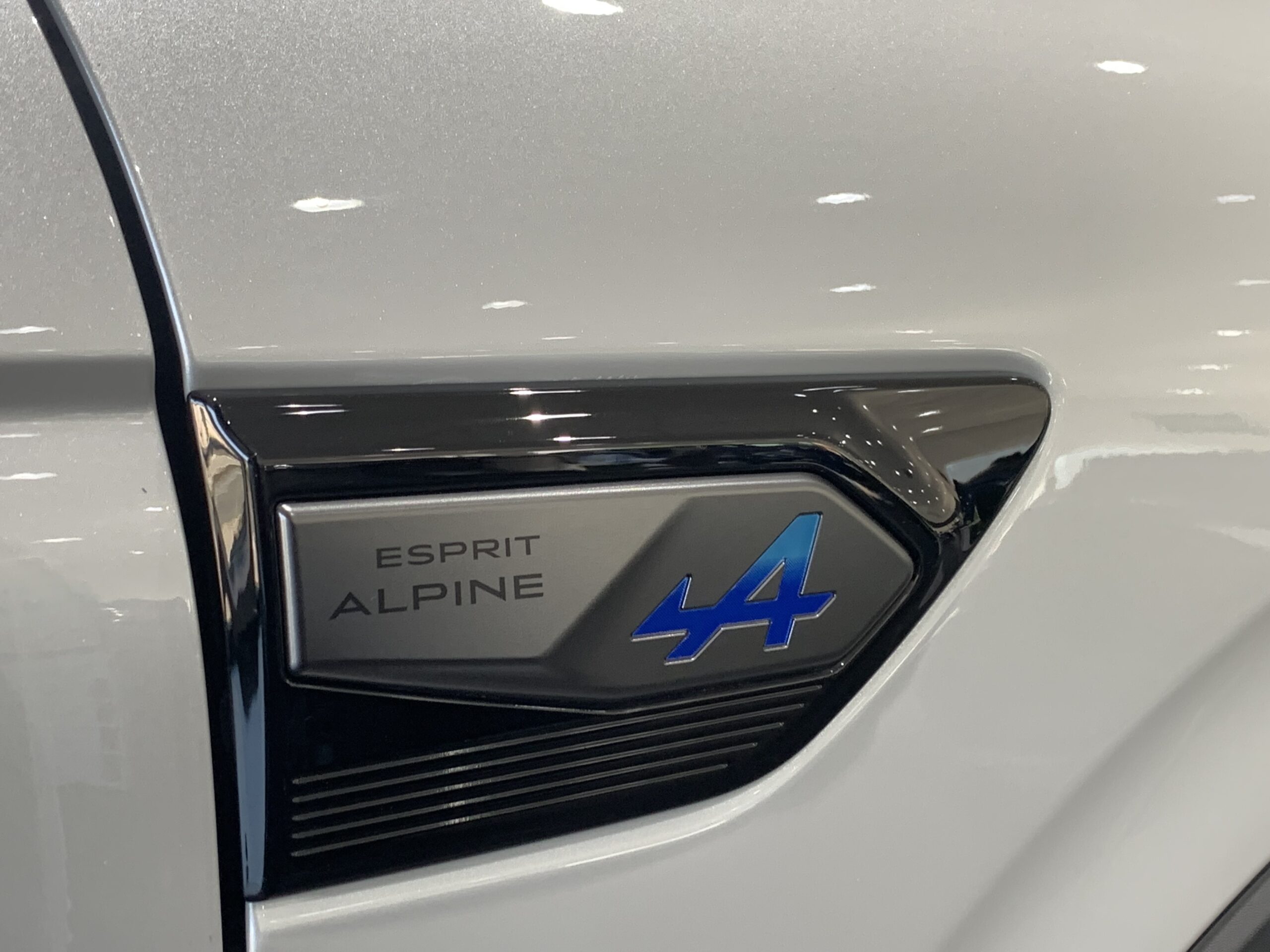 RENAULT ARKANA ESPIRIT ALPINE E-TECH 145CV + PACK PARKING PLUS