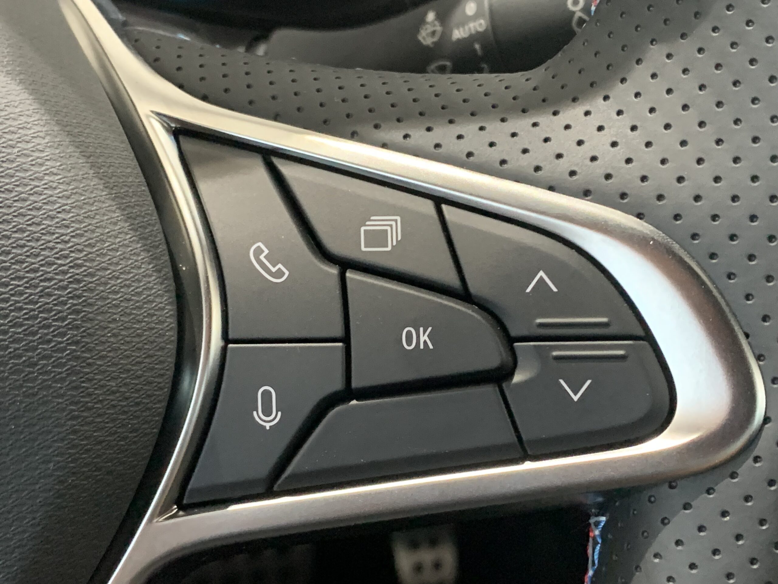 RENAULT ARKANA ESPIRIT ALPINE E-TECH 145CV + PACK PARKING PLUS