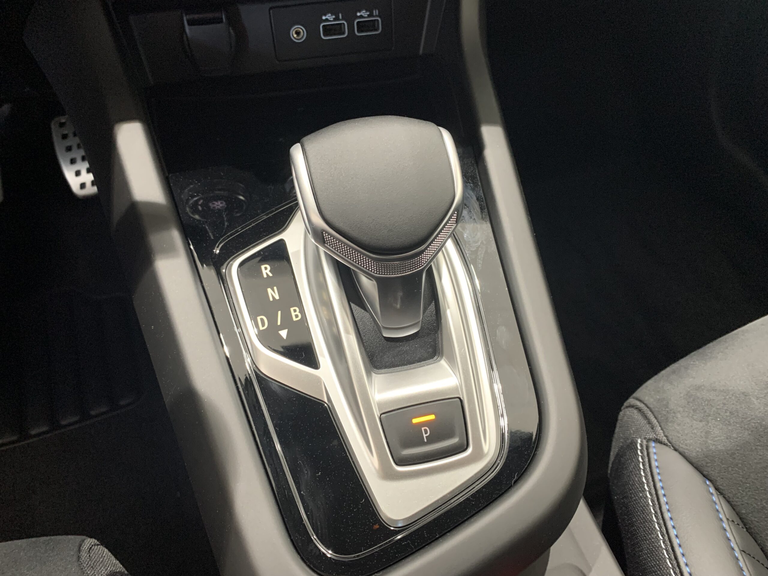 RENAULT ARKANA ESPIRIT ALPINE E-TECH 145CV + PACK PARKING PLUS