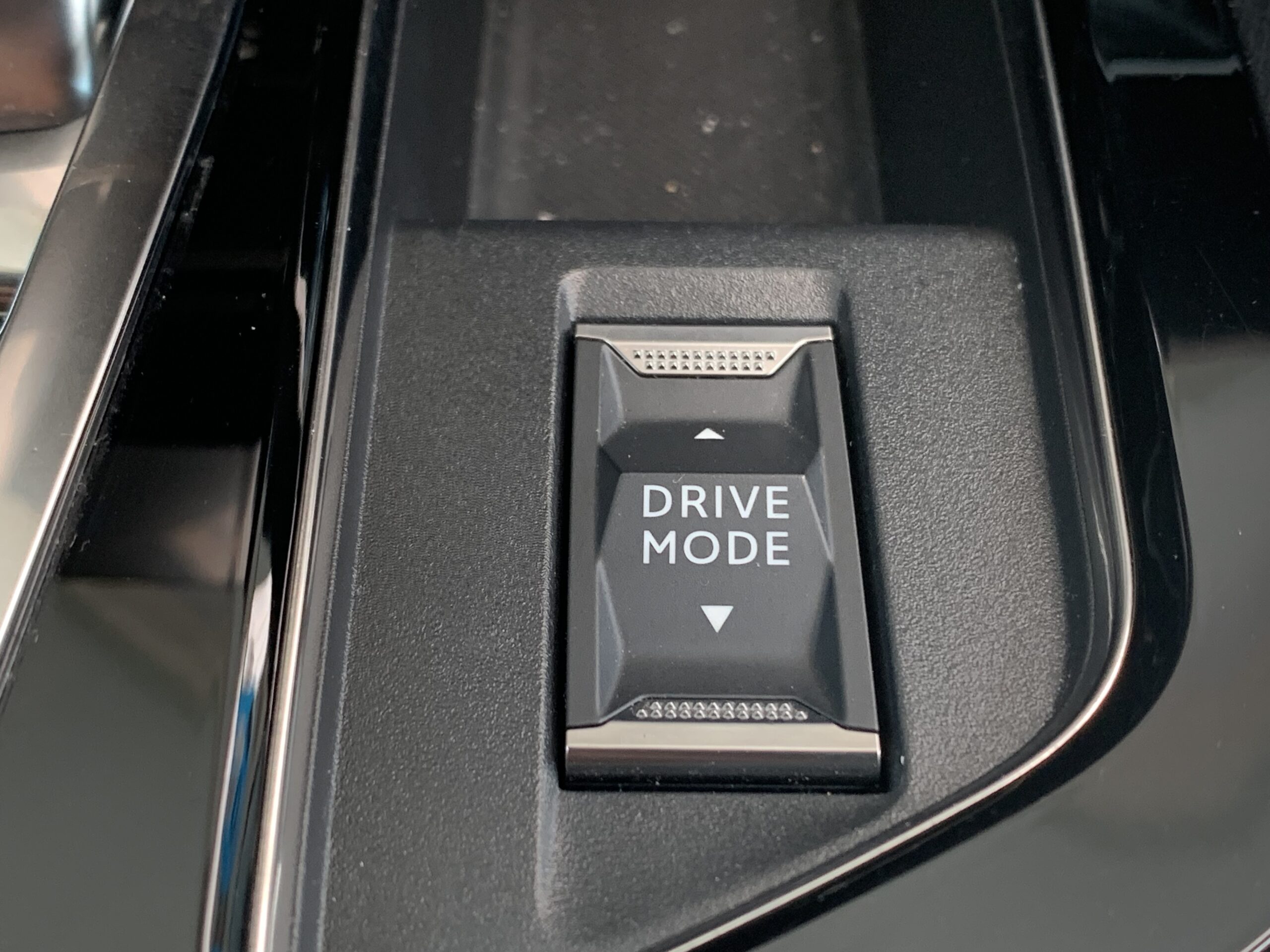 PEUGEOT 3008 ALLURE EAT8 HIBRIDO ENCHUFABLE 225CV