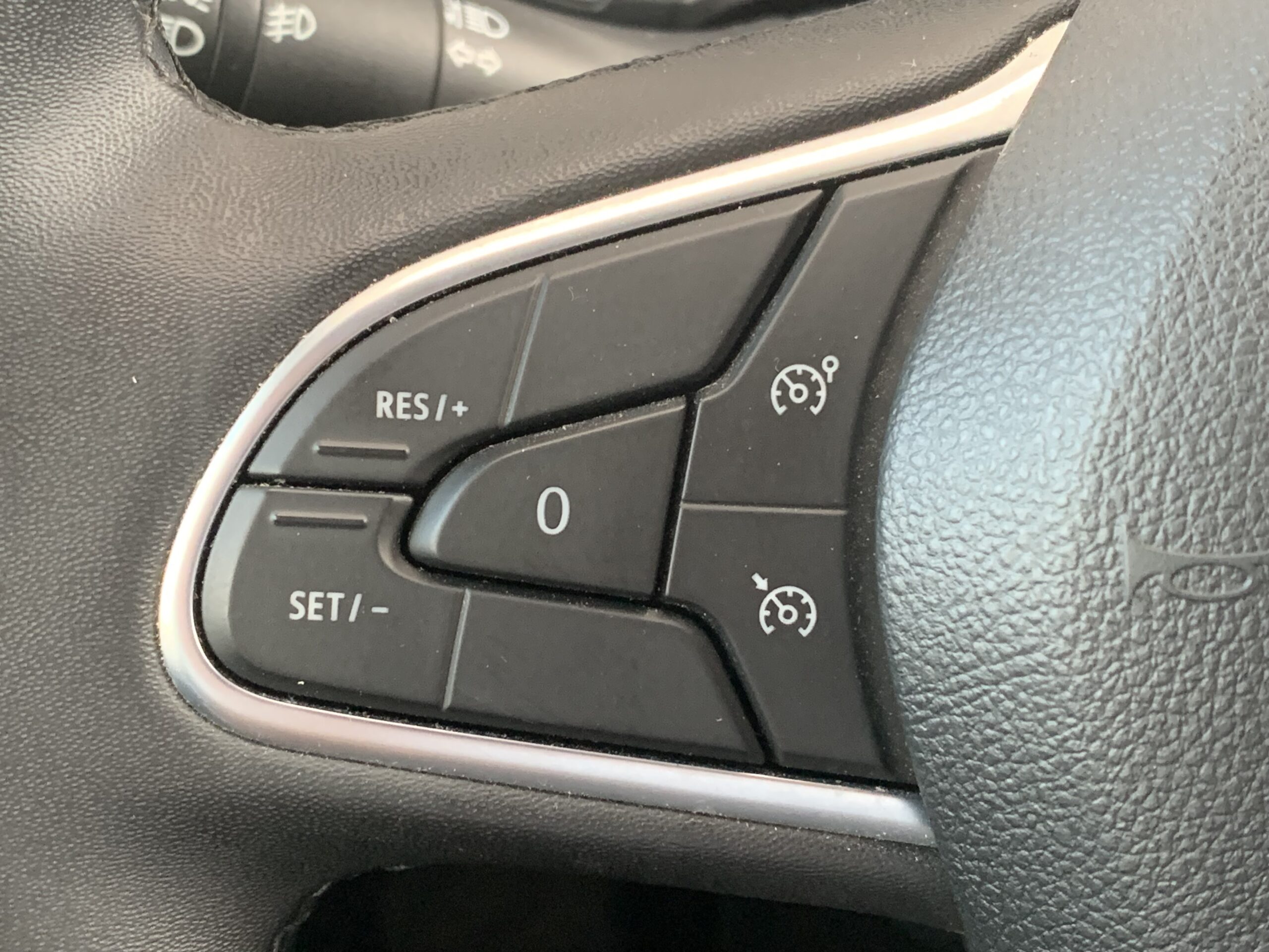 RENAULT MEGANE (BERLINA) TECHNO BLUE DCI 115CV + RUEDA