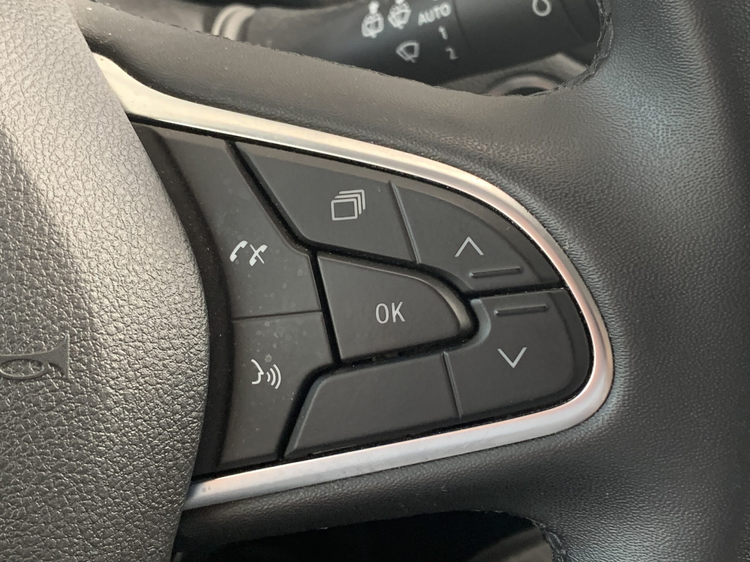 RENAULT MEGANE (BERLINA) TECHNO BLUE DCI 115CV + RUEDA