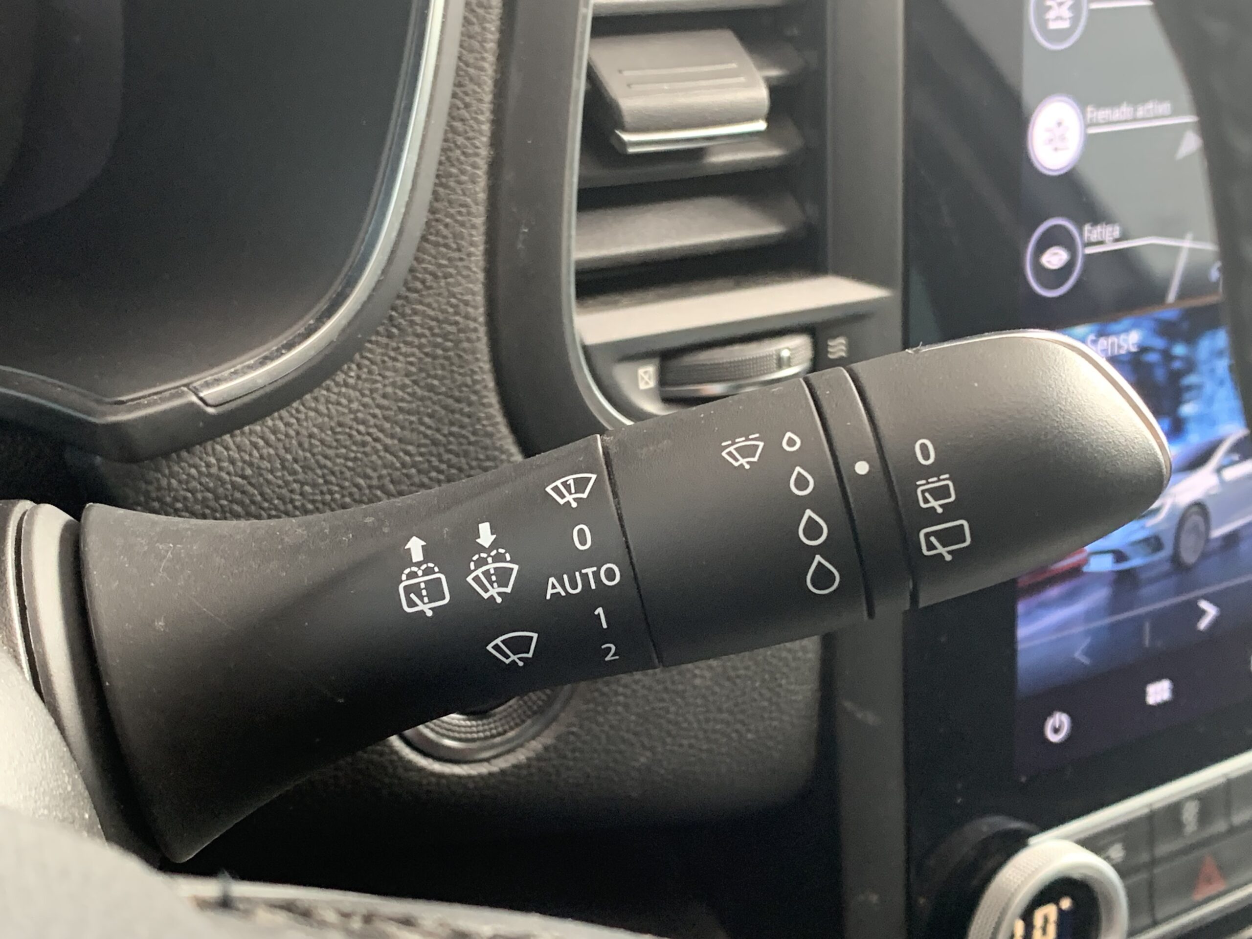 RENAULT MEGANE (BERLINA) TECHNO BLUE DCI 115CV + RUEDA