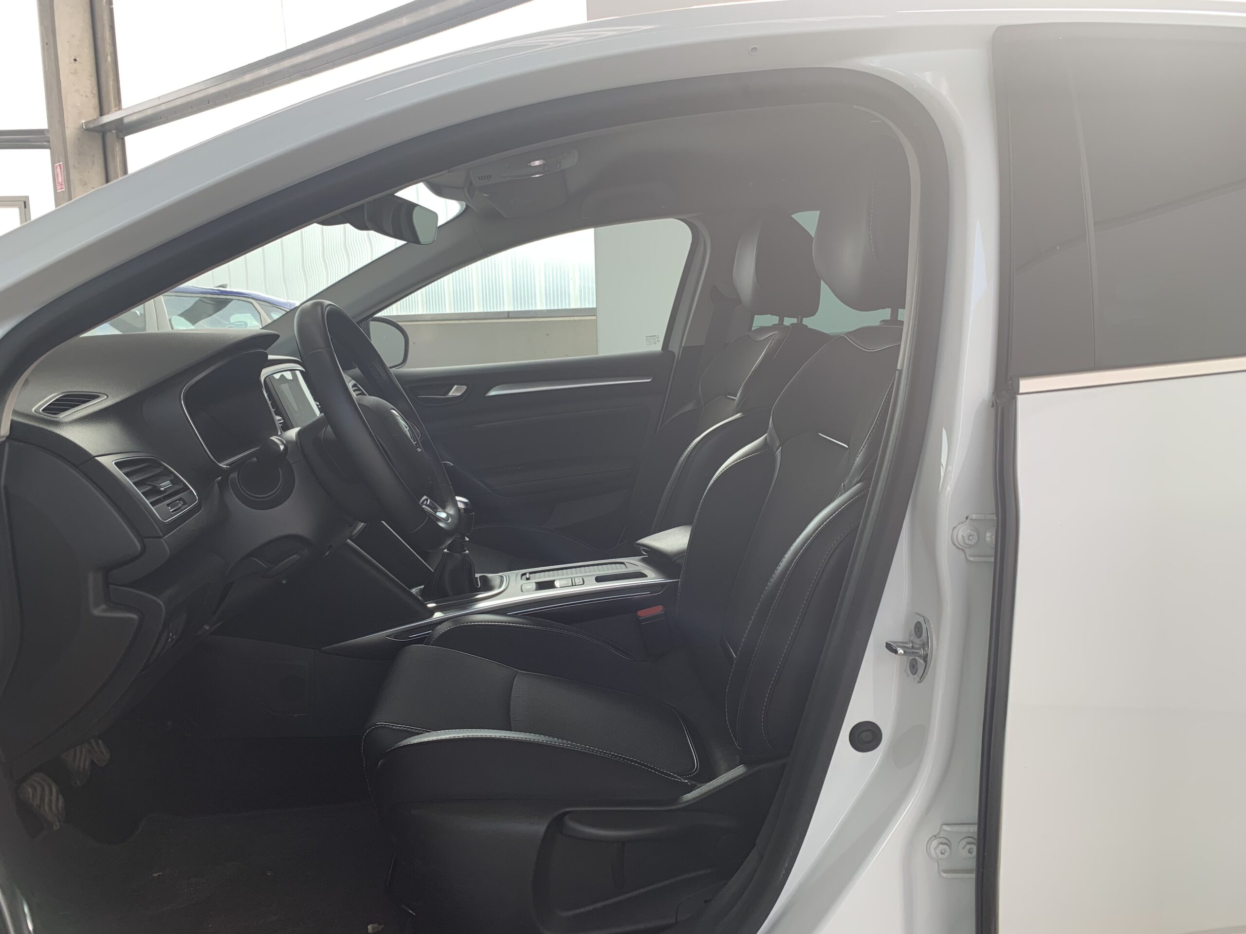 RENAULT MEGANE (BERLINA) TECHNO BLUE DCI 115CV + RUEDA