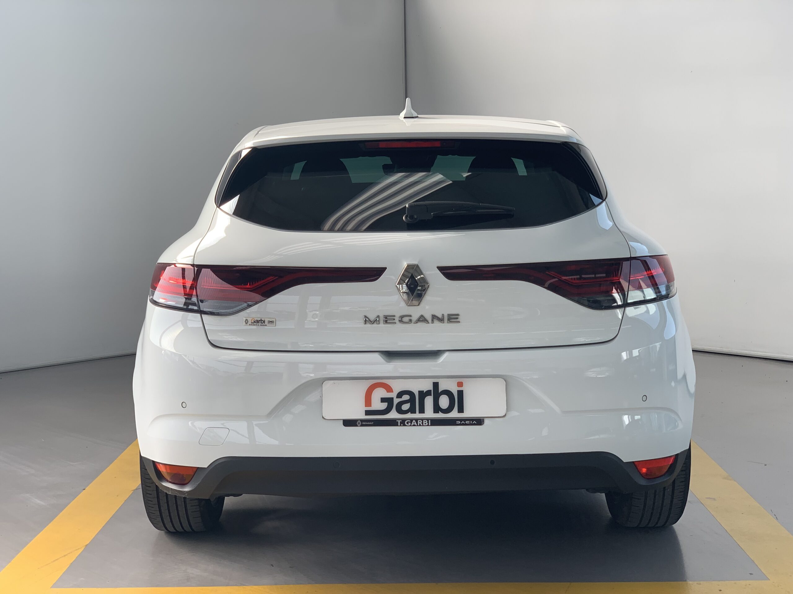 RENAULT MEGANE (BERLINA) TECHNO BLUE DCI 115CV + RUEDA